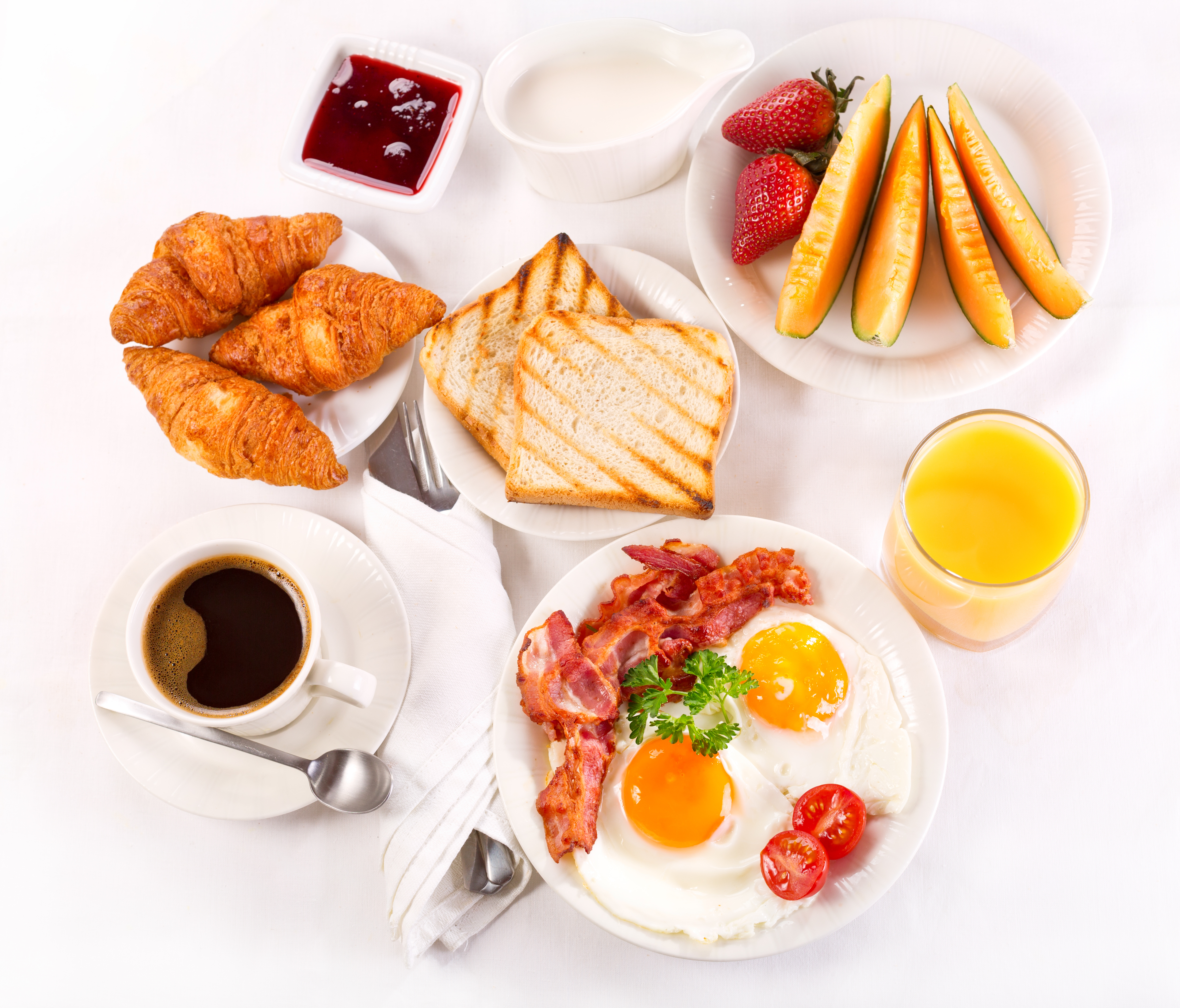 bacon, croissant, breakfast, food, coffee, cup, egg, juice, strawberry, toast
