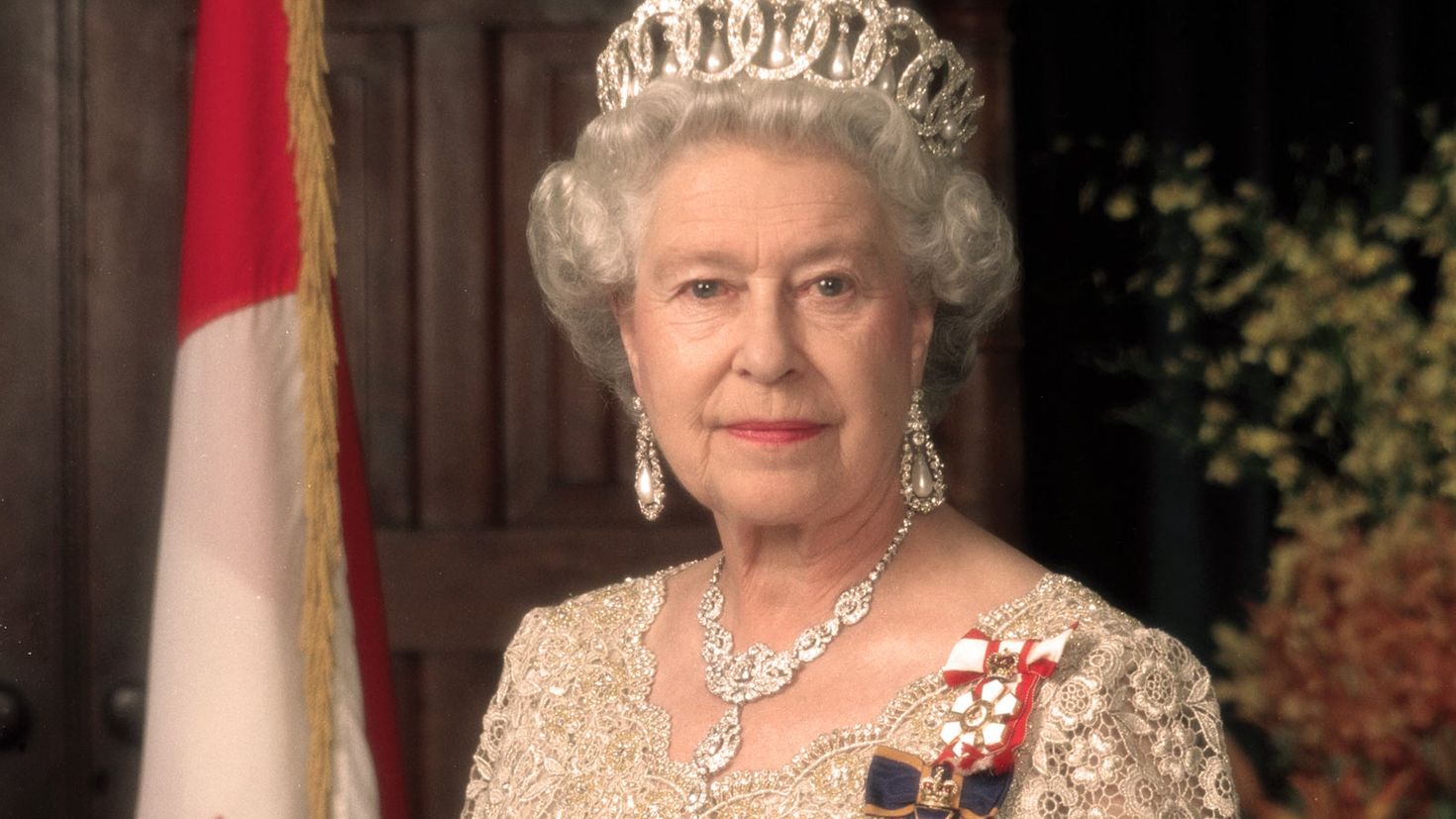 Потому что королева. Королева Великобритании еслизовета2.