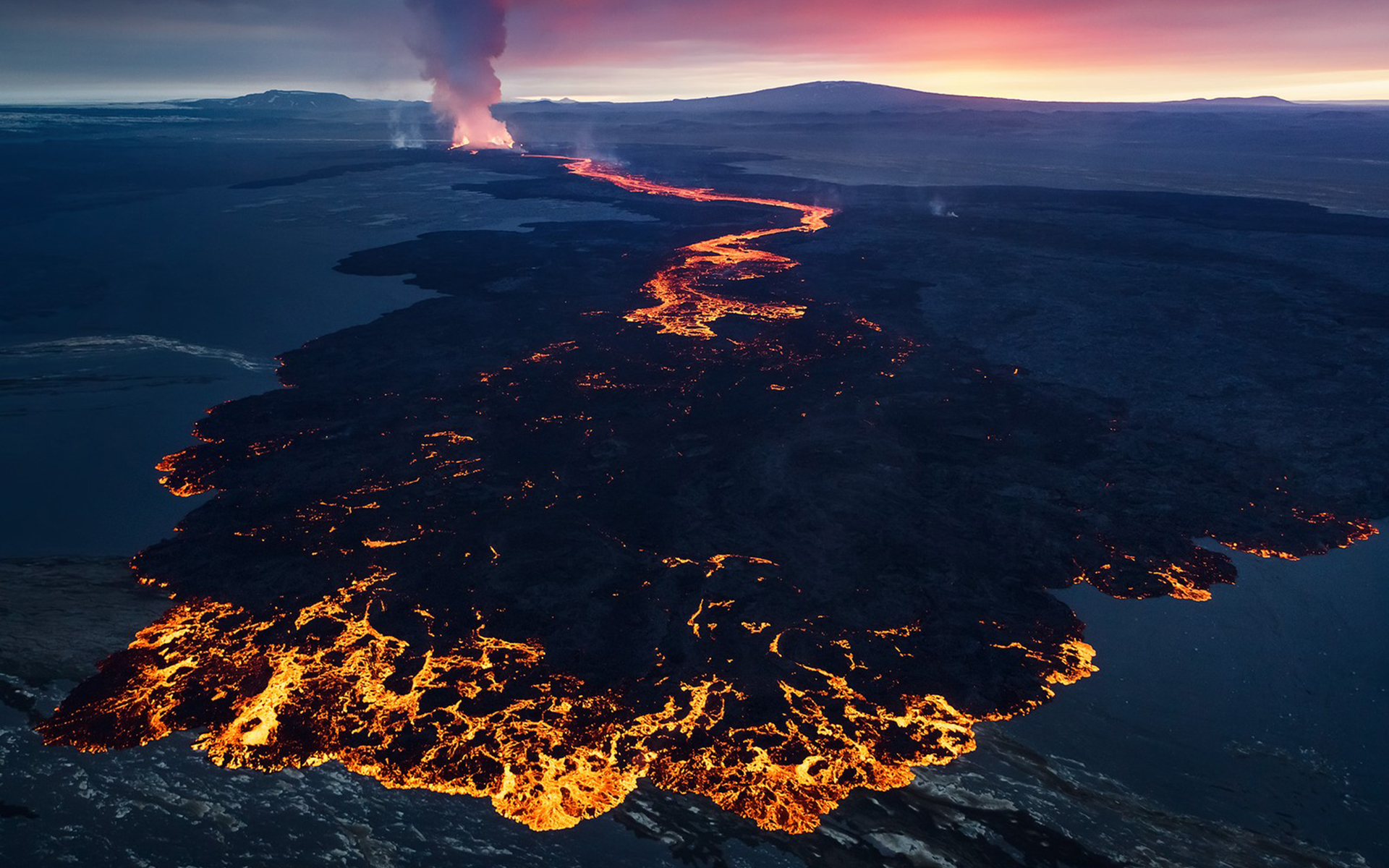 346330 Hintergrundbild herunterladen erde/natur, vulkan, lava, vulkane - Bildschirmschoner und Bilder kostenlos