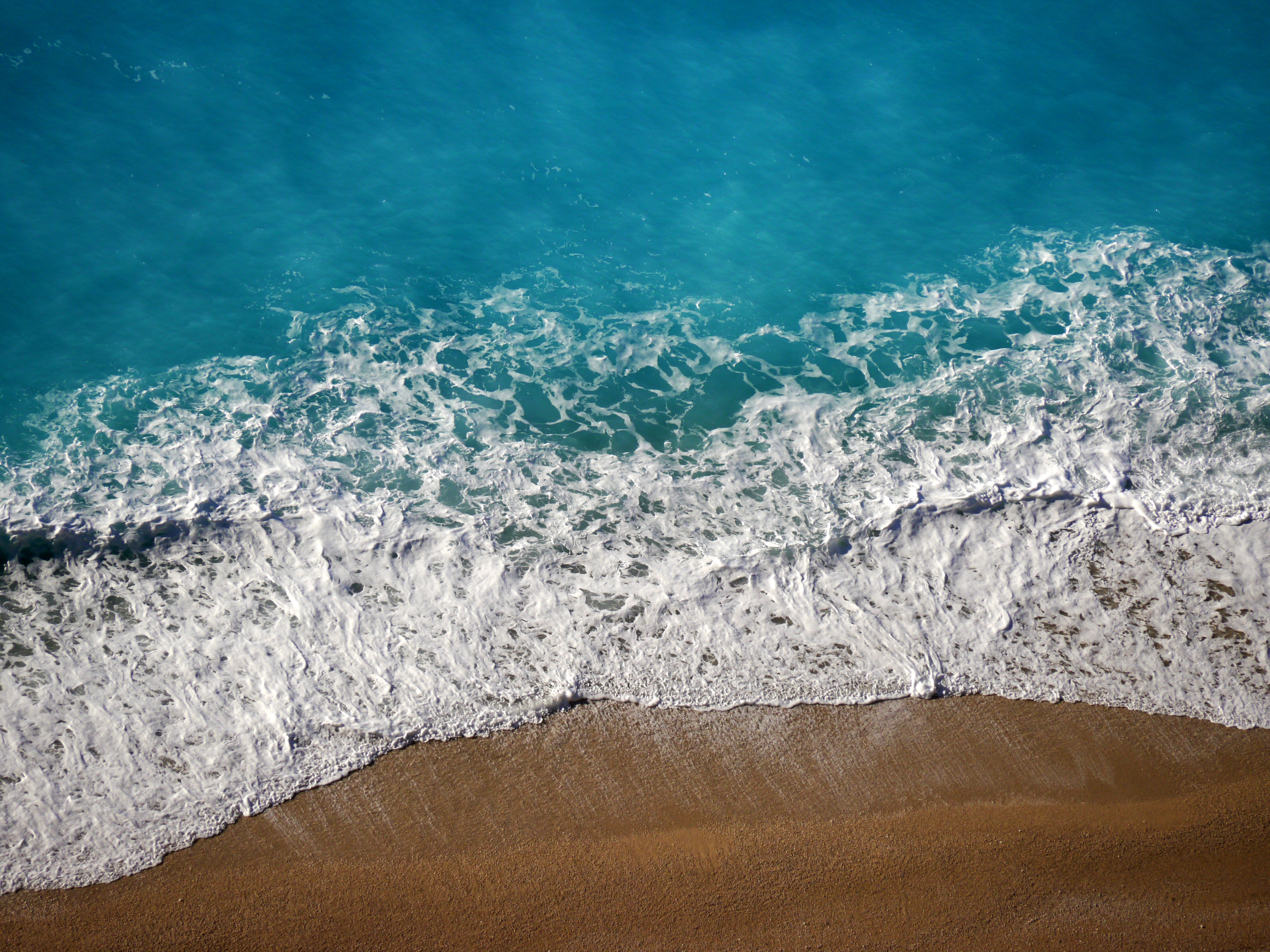 Скачать картинку Вид Сверху, Песок, Волны, Природа, Море в телефон бесплатно.