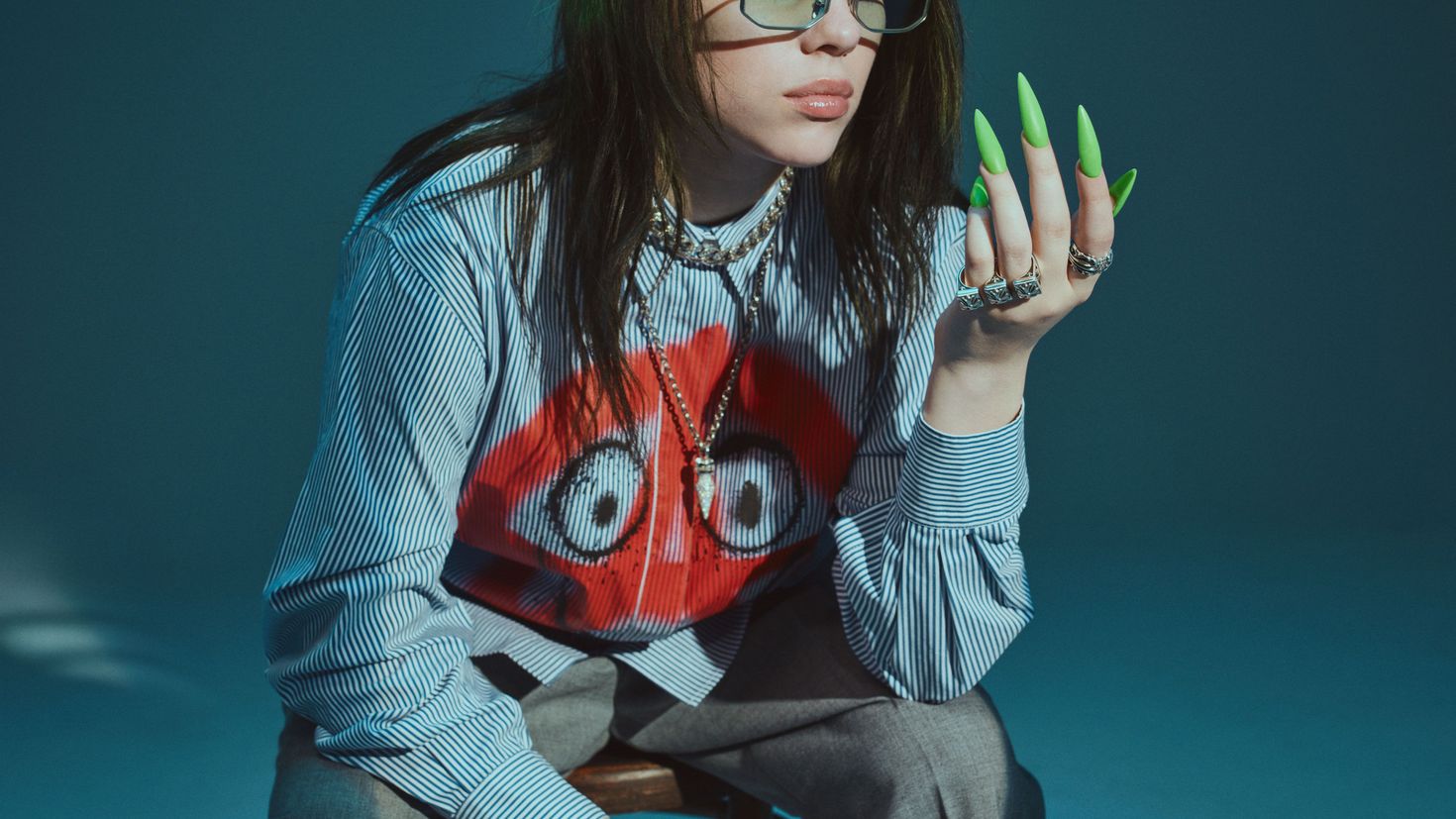 Песня glasses. Билли Айлиш копикэт. No time to die Billie Eilish. Билли Айлиш ноу тайм ту дай. Билли Айлиш 2022.