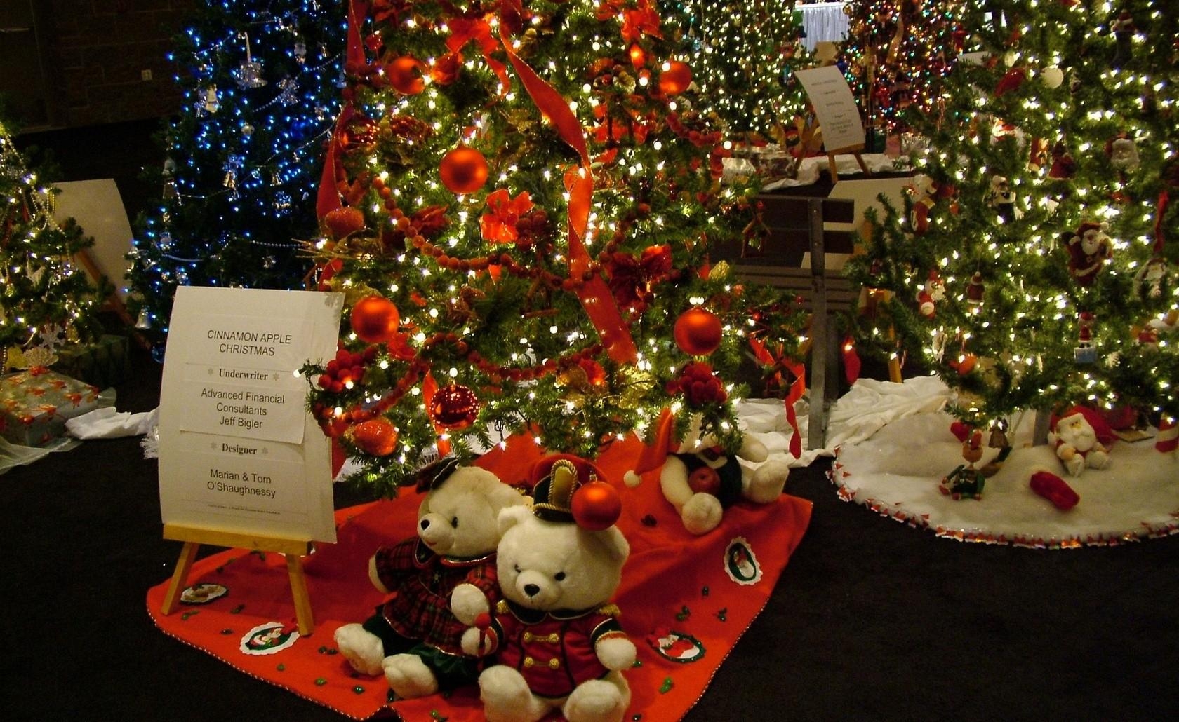 HD wallpaper garlands, holidays, decorations, toys, fir trees, bears, garland, shop, score