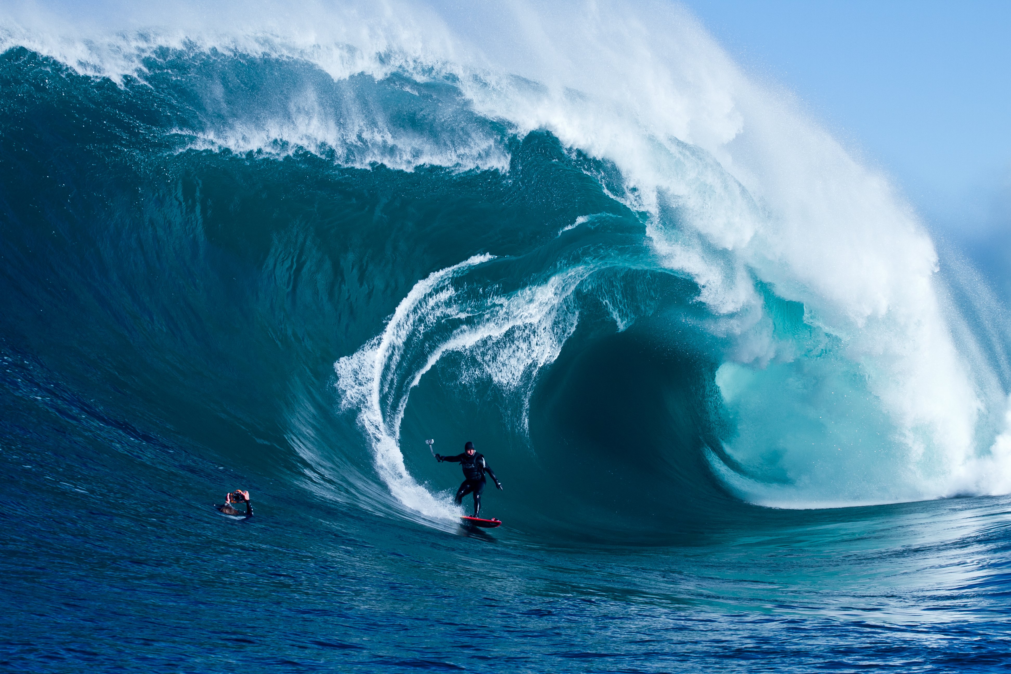 Волны человека в природе. Огромные волны. Огромные волны в океане. Океан волны серфинг. На серфинг.