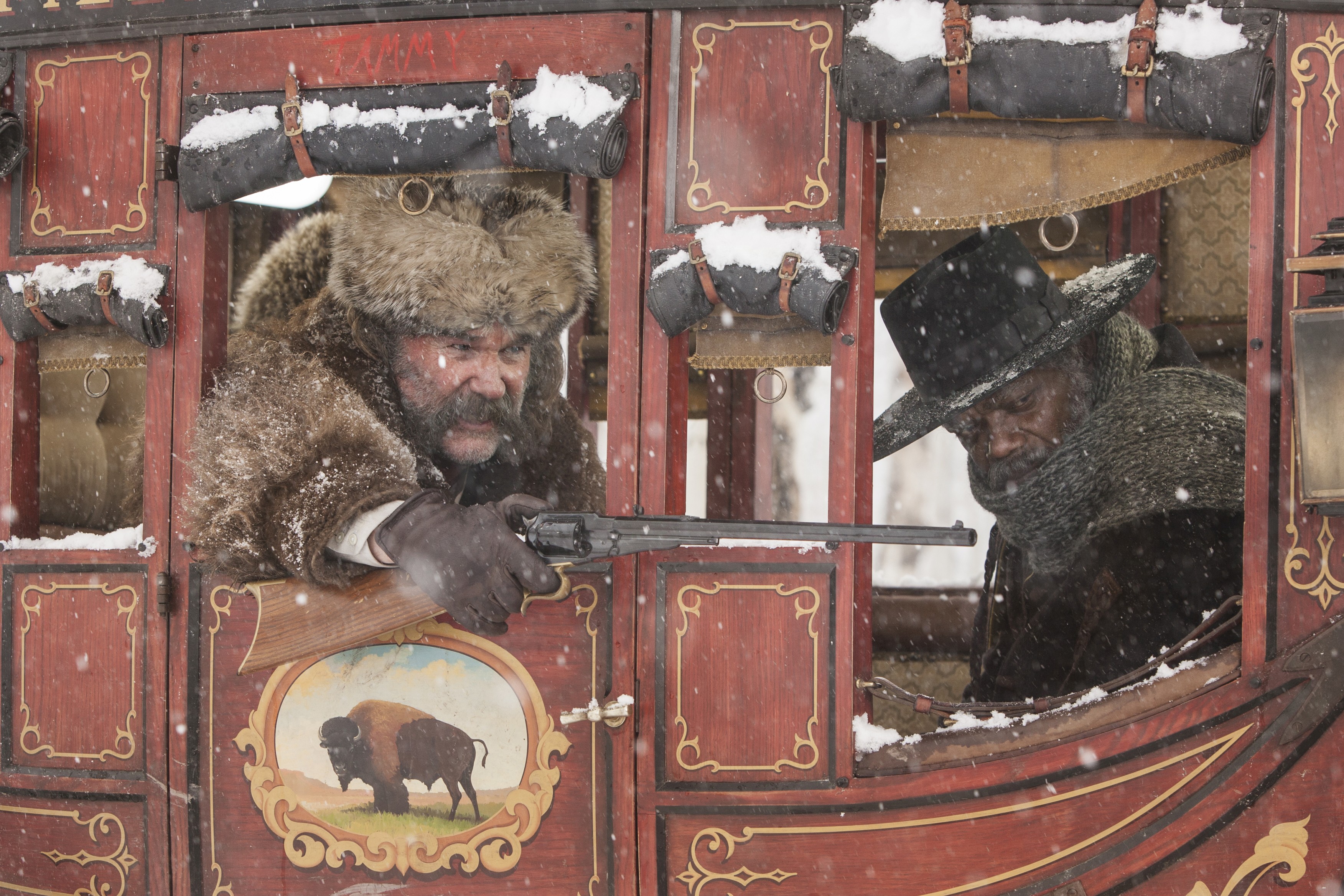 Омерзительная восьмерка 2015. Омерзительная восьмерка (2015) the Hateful eight. Мексиканец Боб Омерзительная восьмерка. Омерзительная восьмерка фильм 2015 Курт. Квентин Тарантино в фильме Омерзительная восьмерка.