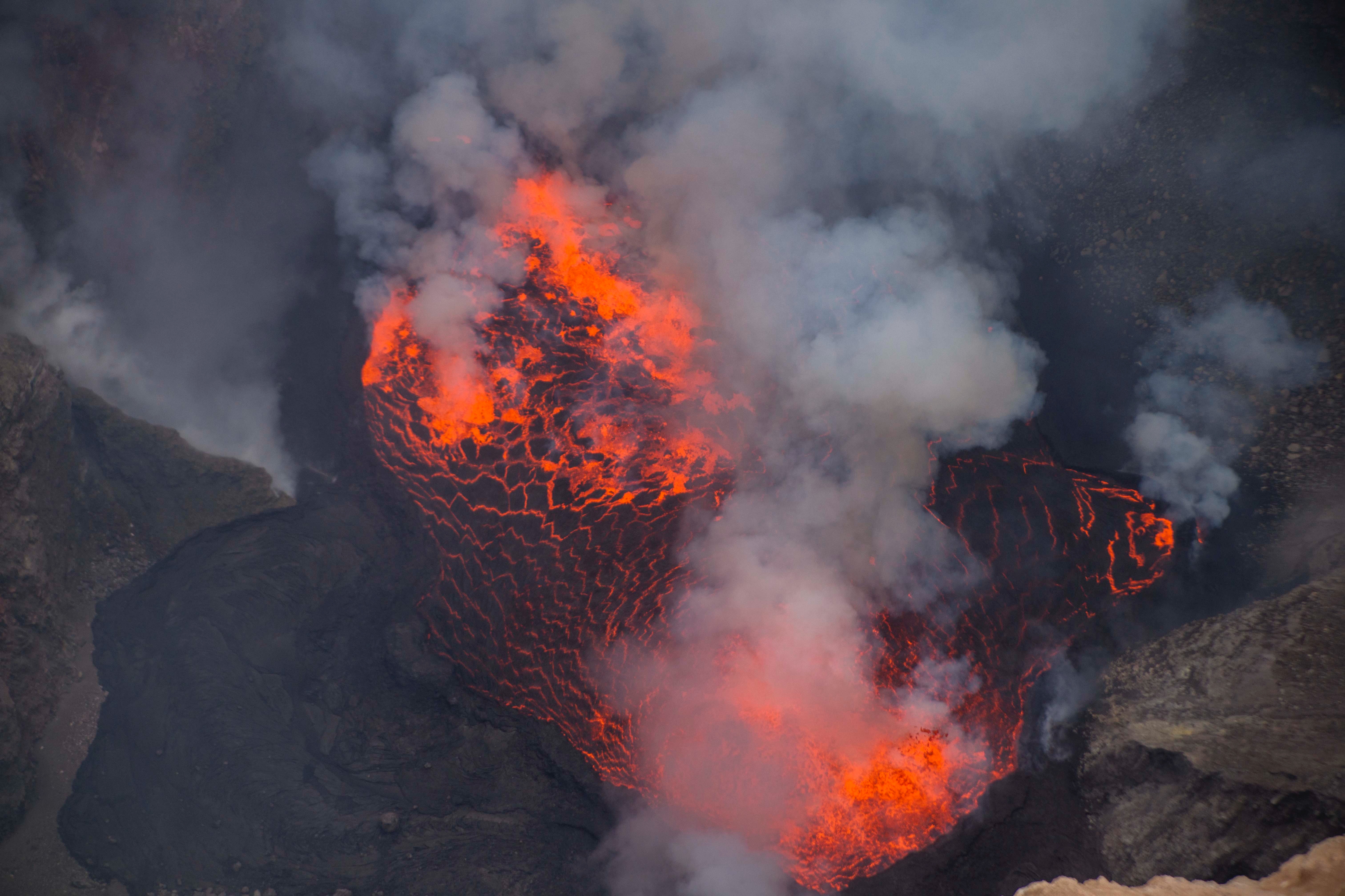 154253 下載圖片 性质, 吸烟, 火山, 岩浆, 熔林, 热, 喷发, 热的, 火山口, 陨石坑, 灰, 灰烬 - 免費壁紙和屏保