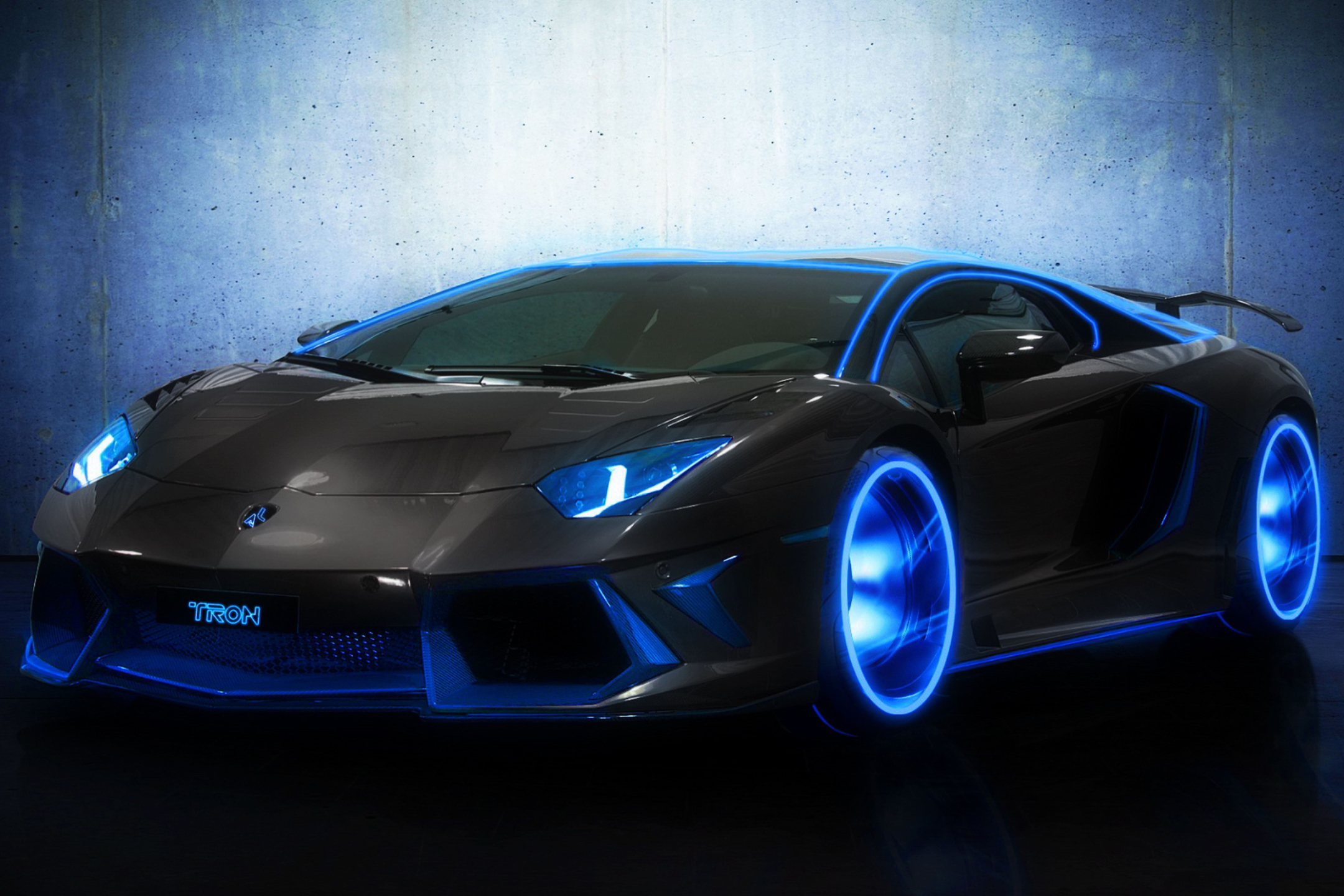 Черный tron Lamborghini Aventador