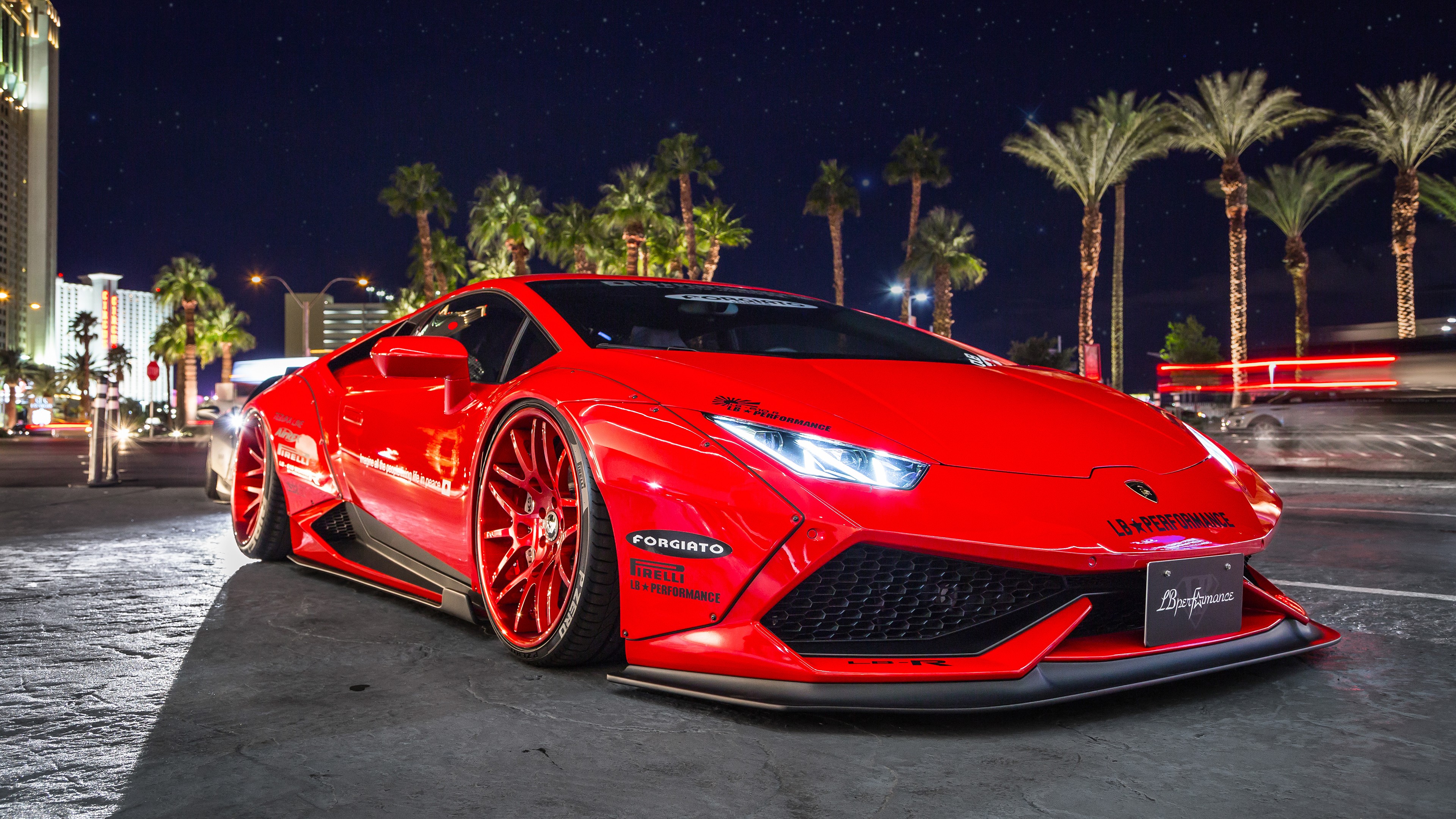 Lamborghini Huracan красный