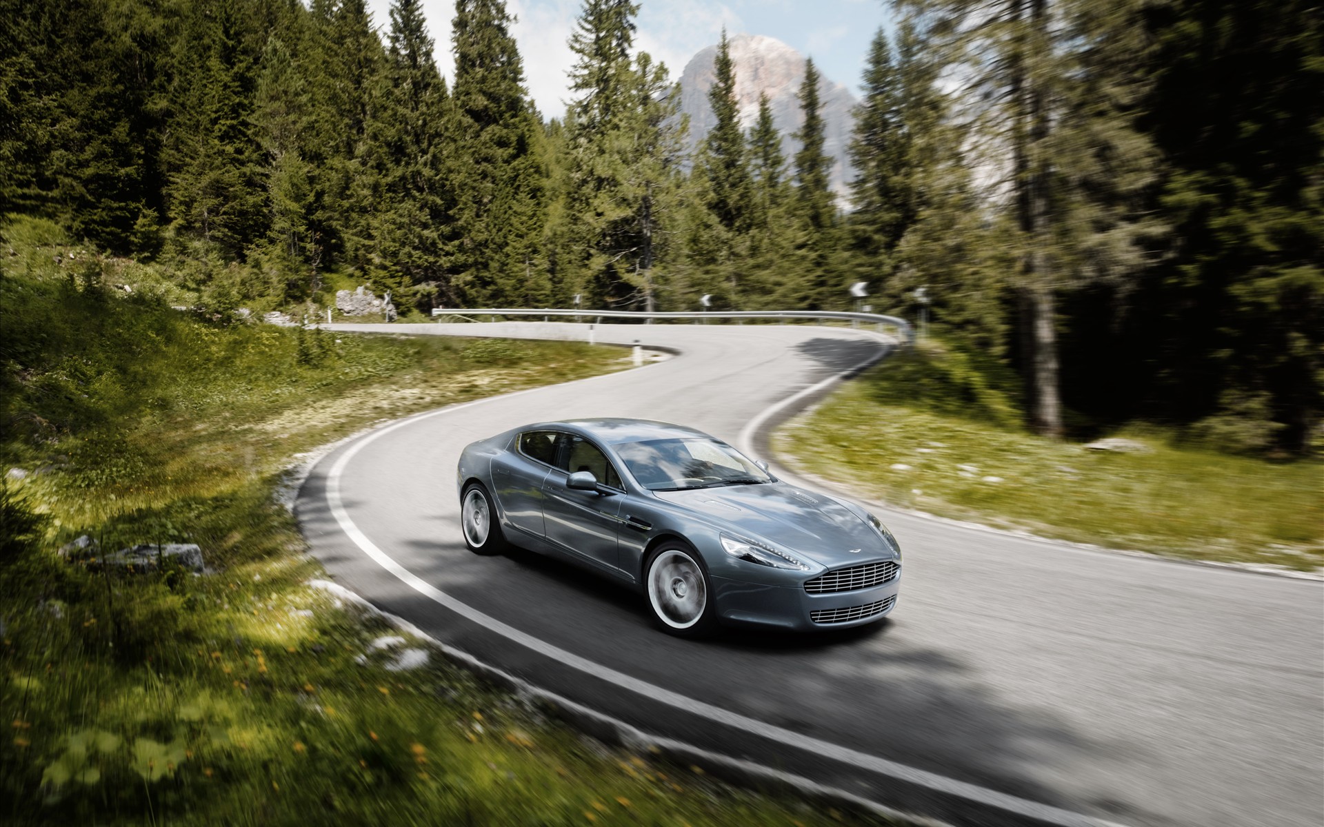 Laden Sie Aston Martin Rapide HD-Desktop-Hintergründe herunter