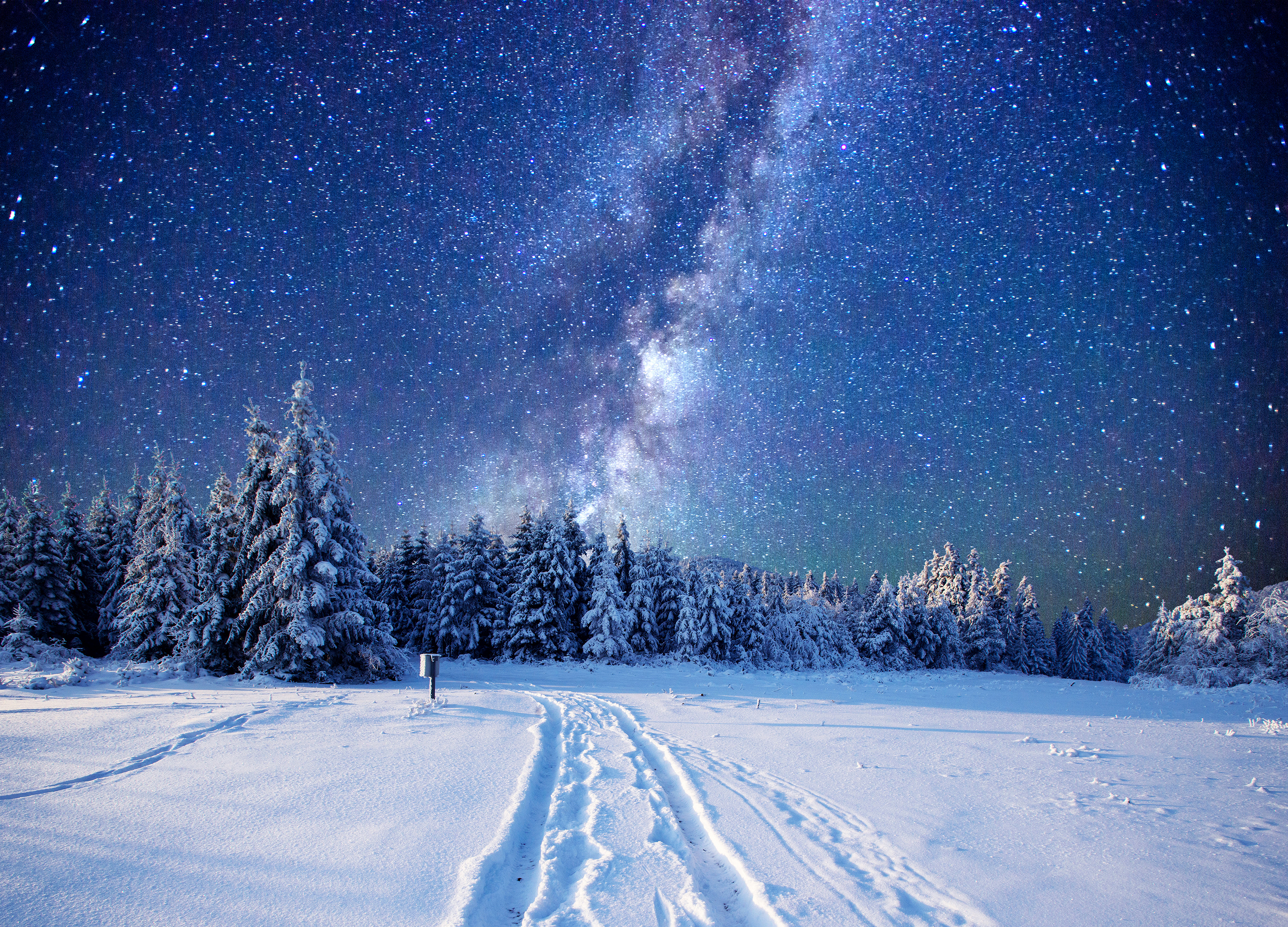 1524806 Hintergrundbild herunterladen natur, winter, wald, schnee, science fiction, milchstraße, nacht, himmel, sternenklarer himmel, sterne - Bildschirmschoner und Bilder kostenlos
