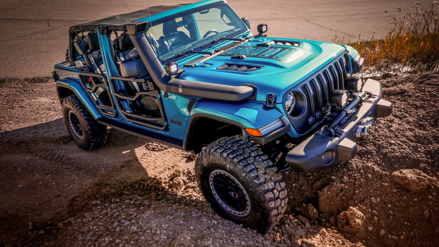 Jeep Wrangler Rubicon на бездорожье