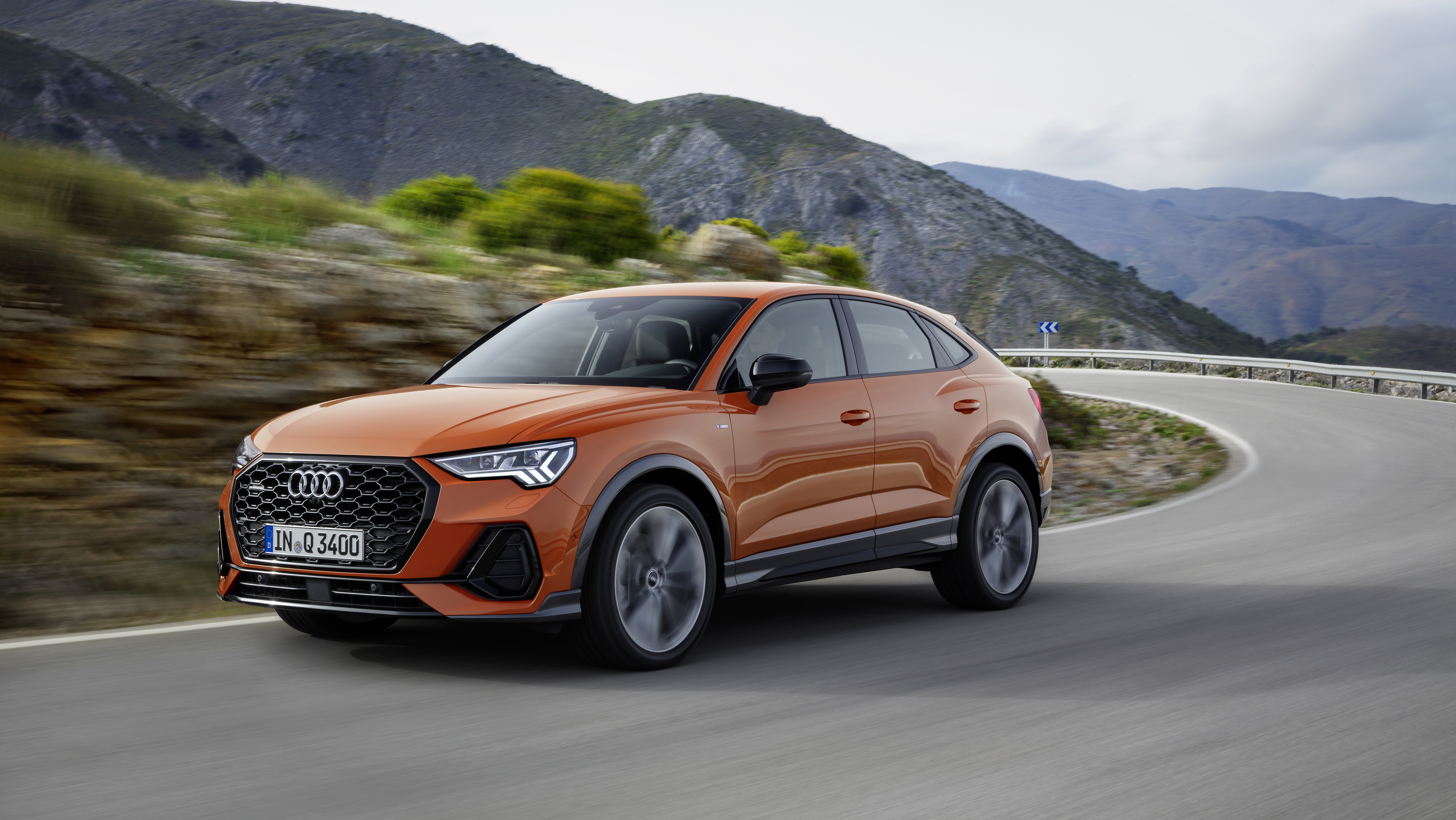 Лучшие кроссоверы 2023. Audi q3 Sportback 2020. Audi q3 Sportback 2021. Ауди q3 Спортбэк 2020. Ауди q3 Sportback 2021.