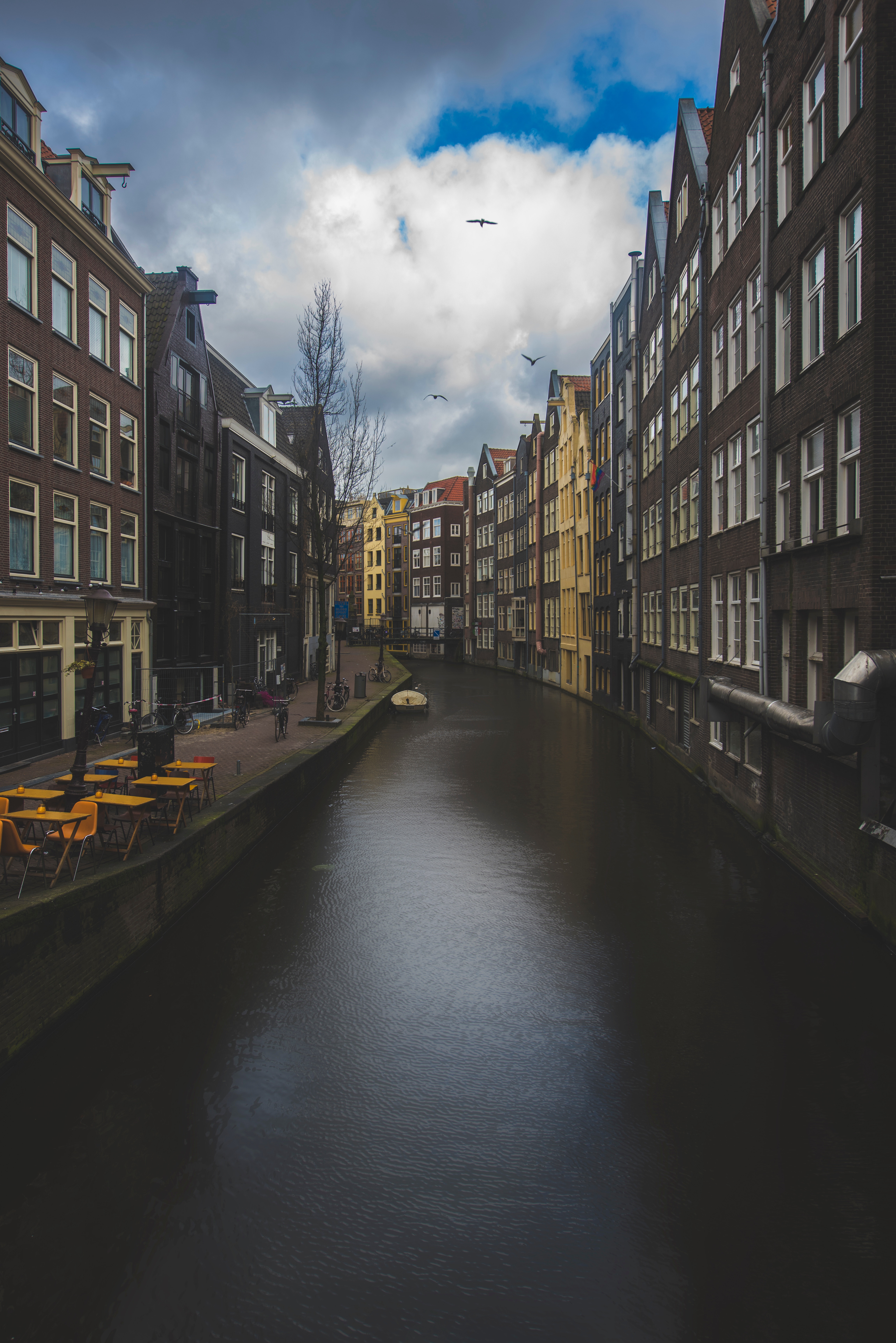 Скачати мобільні шпалери Архітектура, Будівля, Нідерланди, Канал, Міста, Будинки, Амстердам безкоштовно.