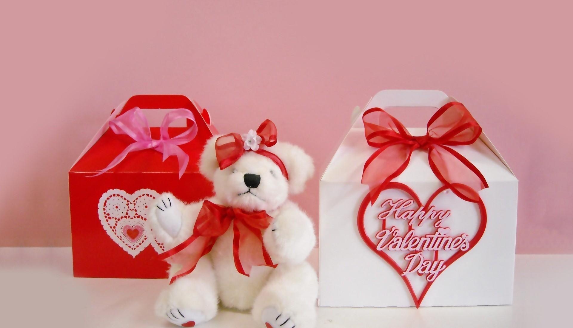 presents, holidays, hearts, bear, is sitting, sits, bows, gifts, valentine's day