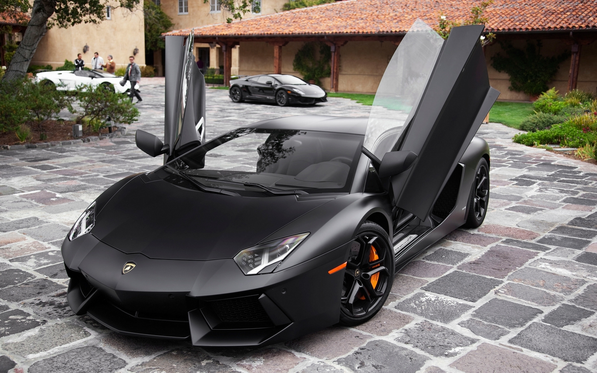 Машина Lamborghini Aventador