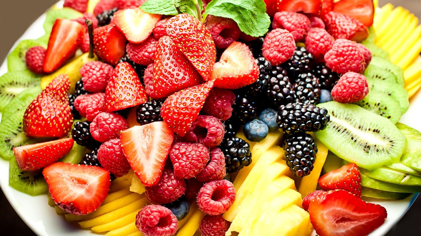 Картинки беспла. Фрукты и ягоды. Красивые фрукты. Летние фрукты. Красивые яркие фрукты.