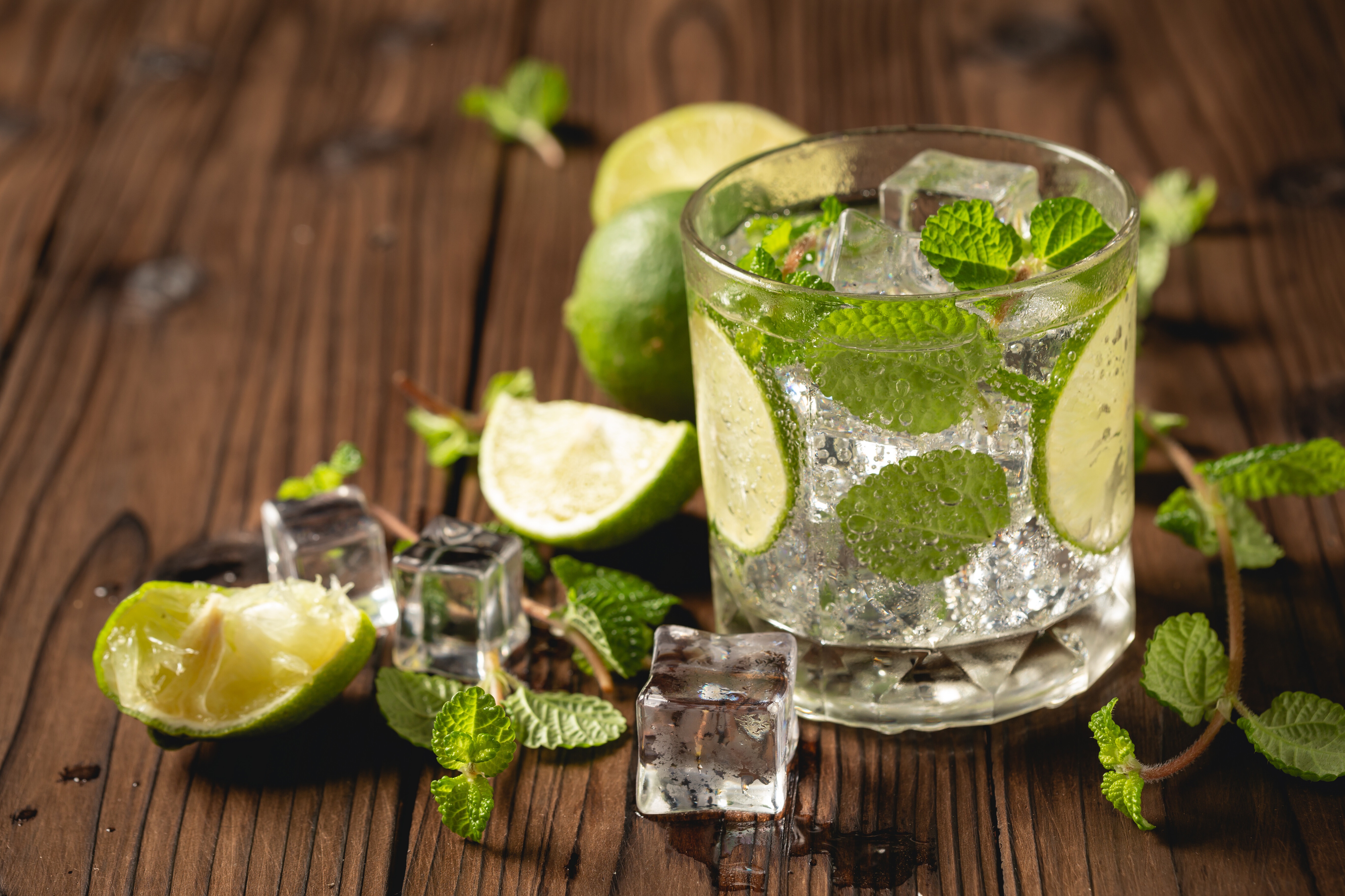 food, cocktail, drink, glass, ice cube, lime, mojito, still life lock screen backgrounds