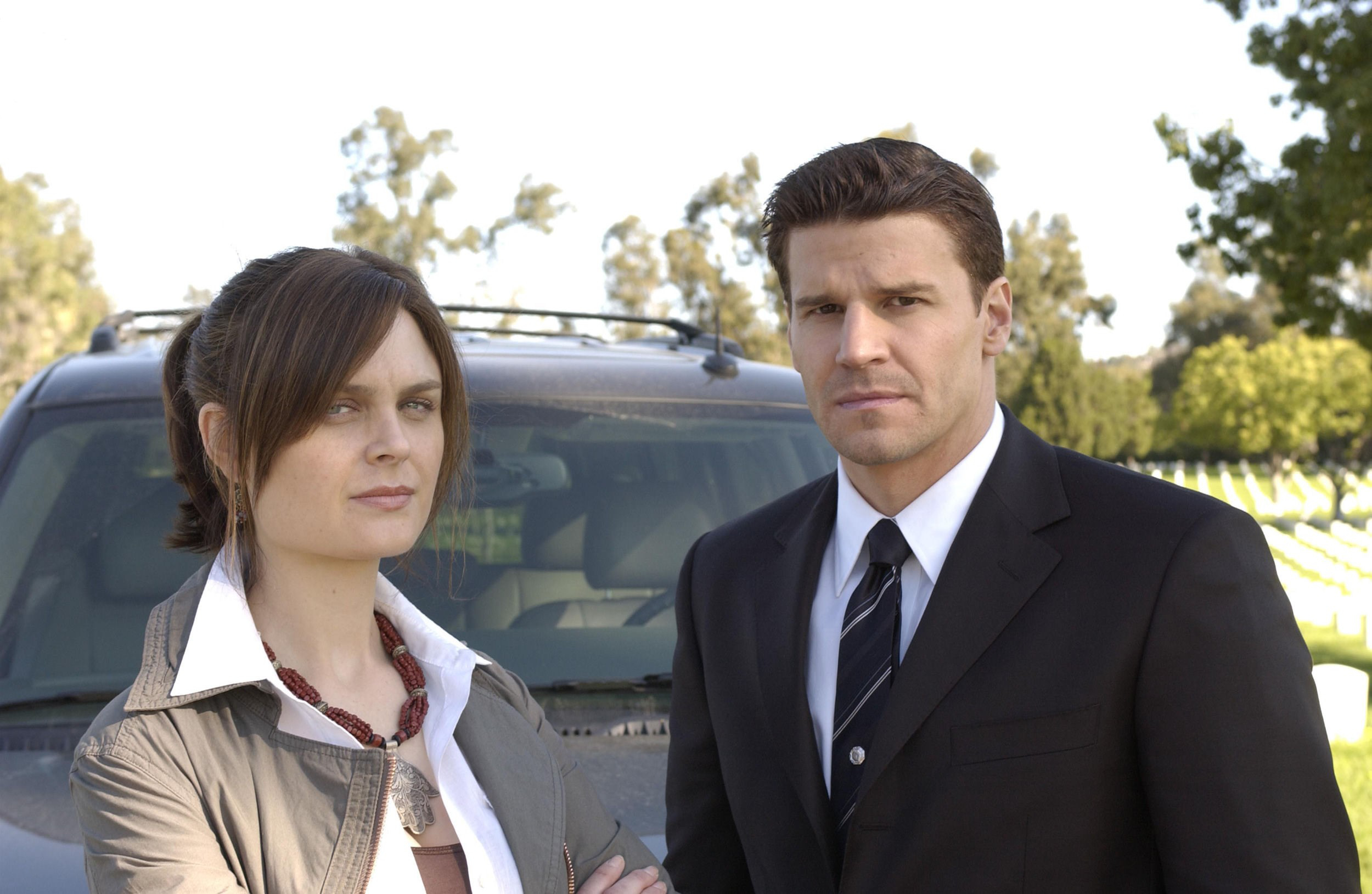 KumkumArts TV Show Bones Camille Saroyan Taylor Seeley Booth David Boreanaz  Poster 12 x 18 Inch, HD Quality Gloss Paper Qty 1. Paper Print - TV Series  posters in India - Buy art, film, design, movie, music, nature and  educational paintings/wallpapers
