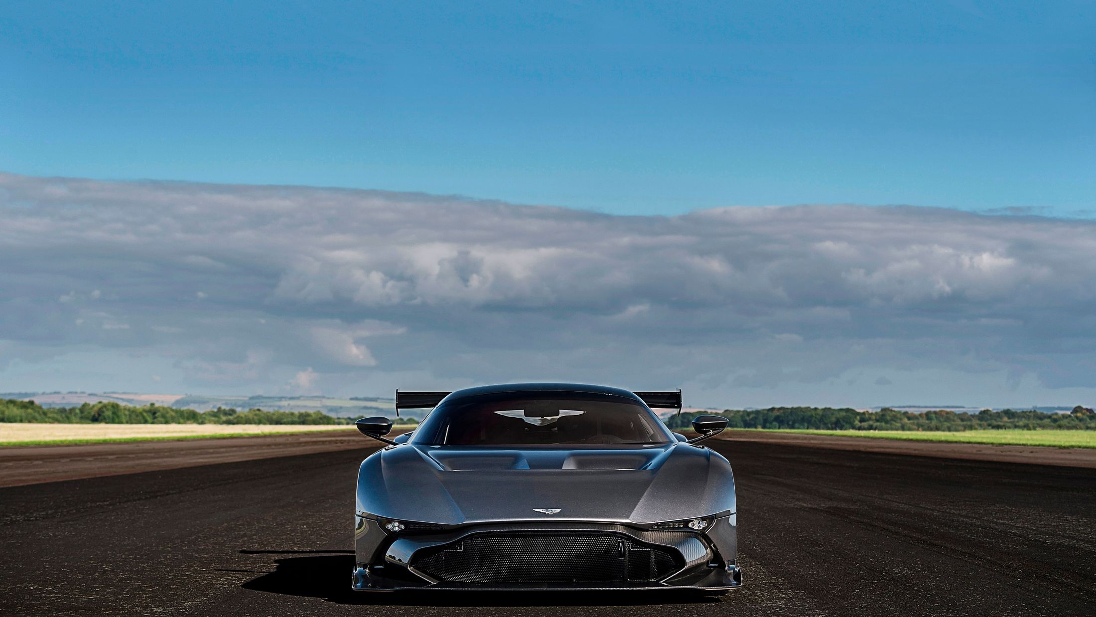 Aston Martin Vulcan РѕР±РѕРё