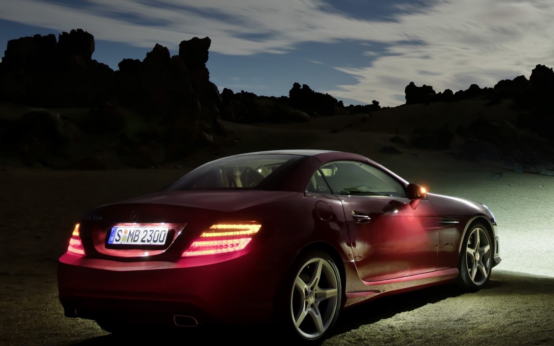 mercedes night