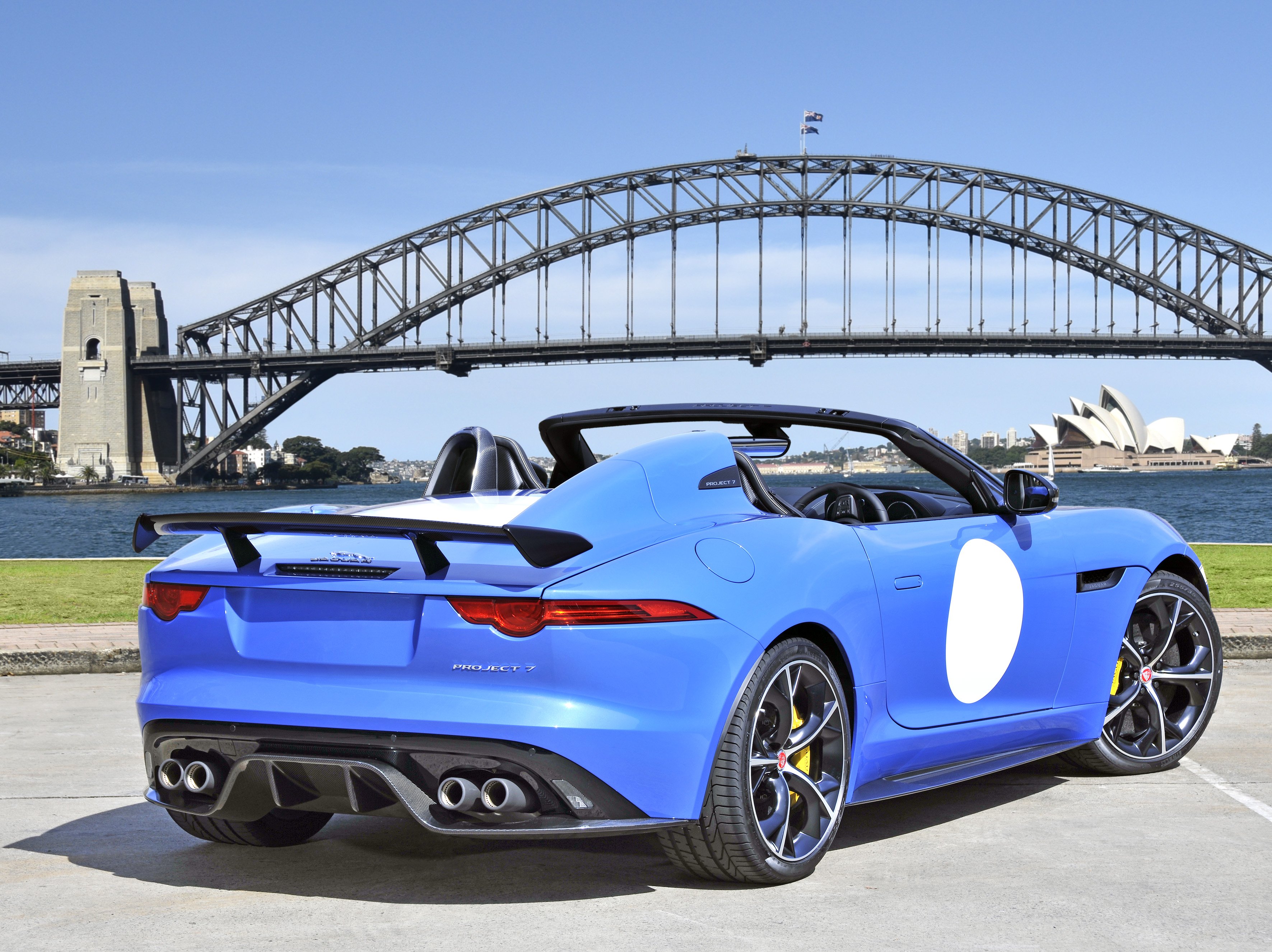 380750 baixar papel de parede veículos, jaguar f type, austrália, carros jaguar, ponte da baía de sydney, ópera de sydney, sidney, jaguar - protetores de tela e imagens gratuitamente