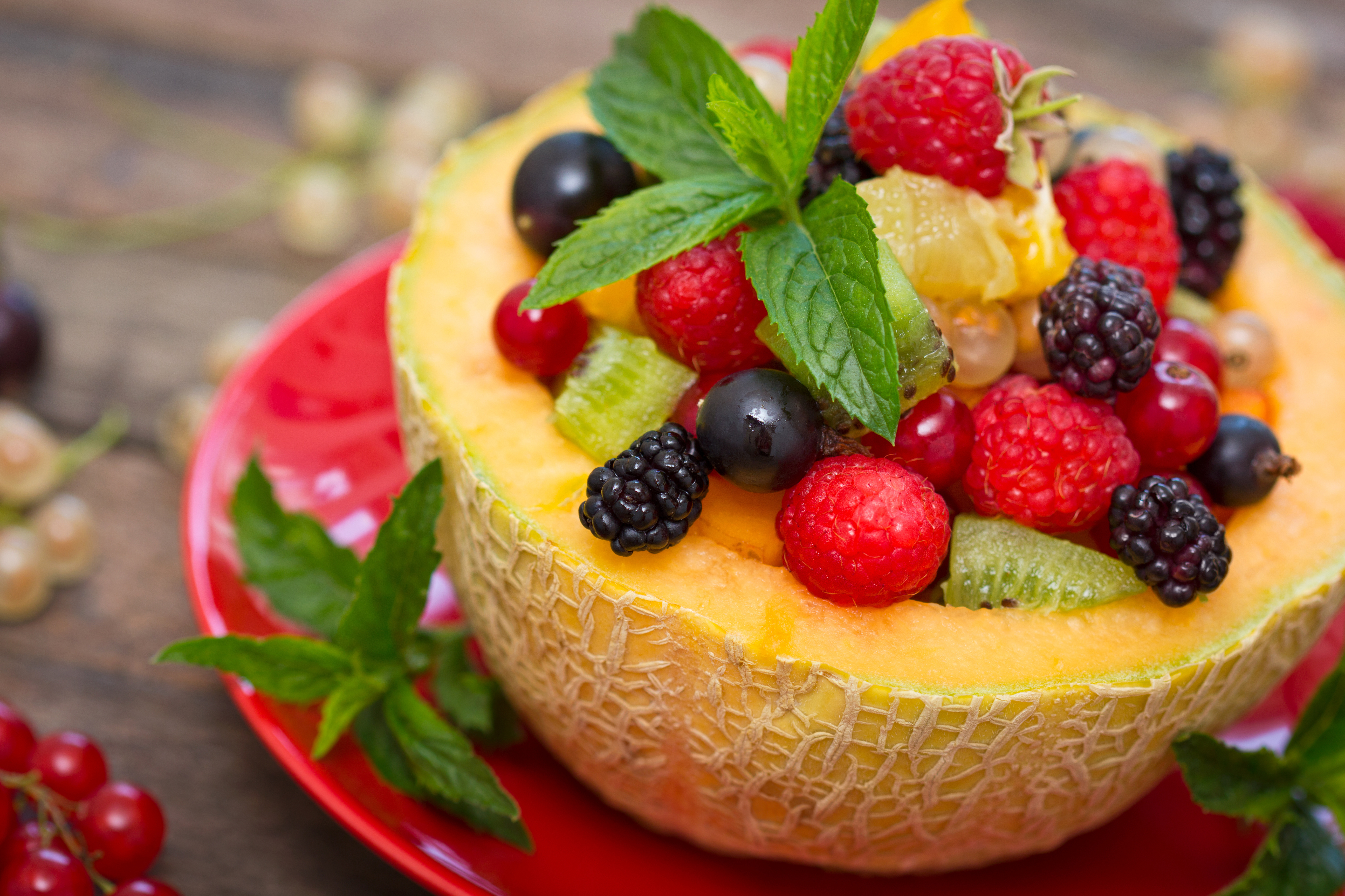 Eternal piece fruits. Фруктовые Десерты. Красивые фрукты. Летний десерт. Летние фрукты.