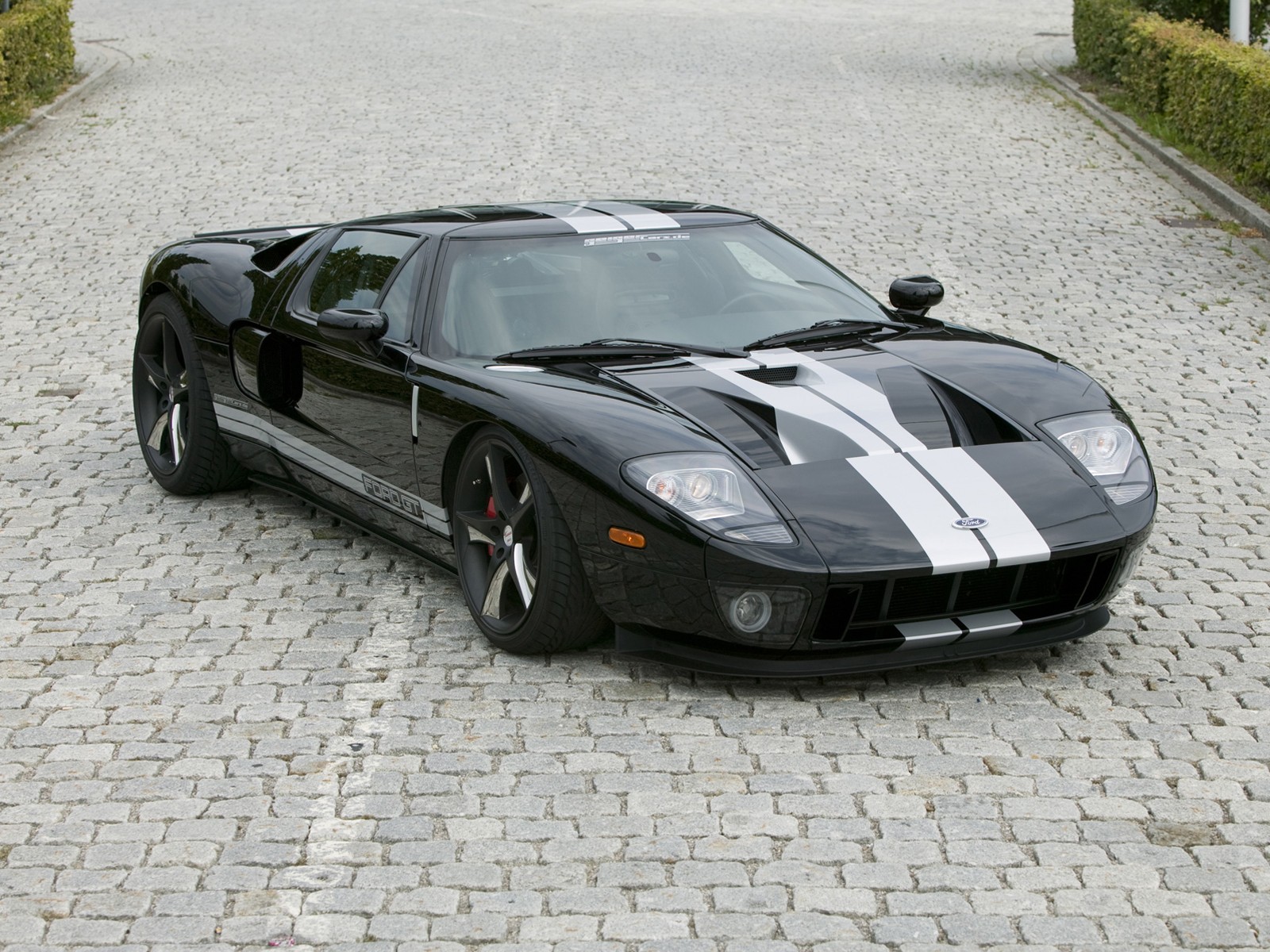 Ford gt черный