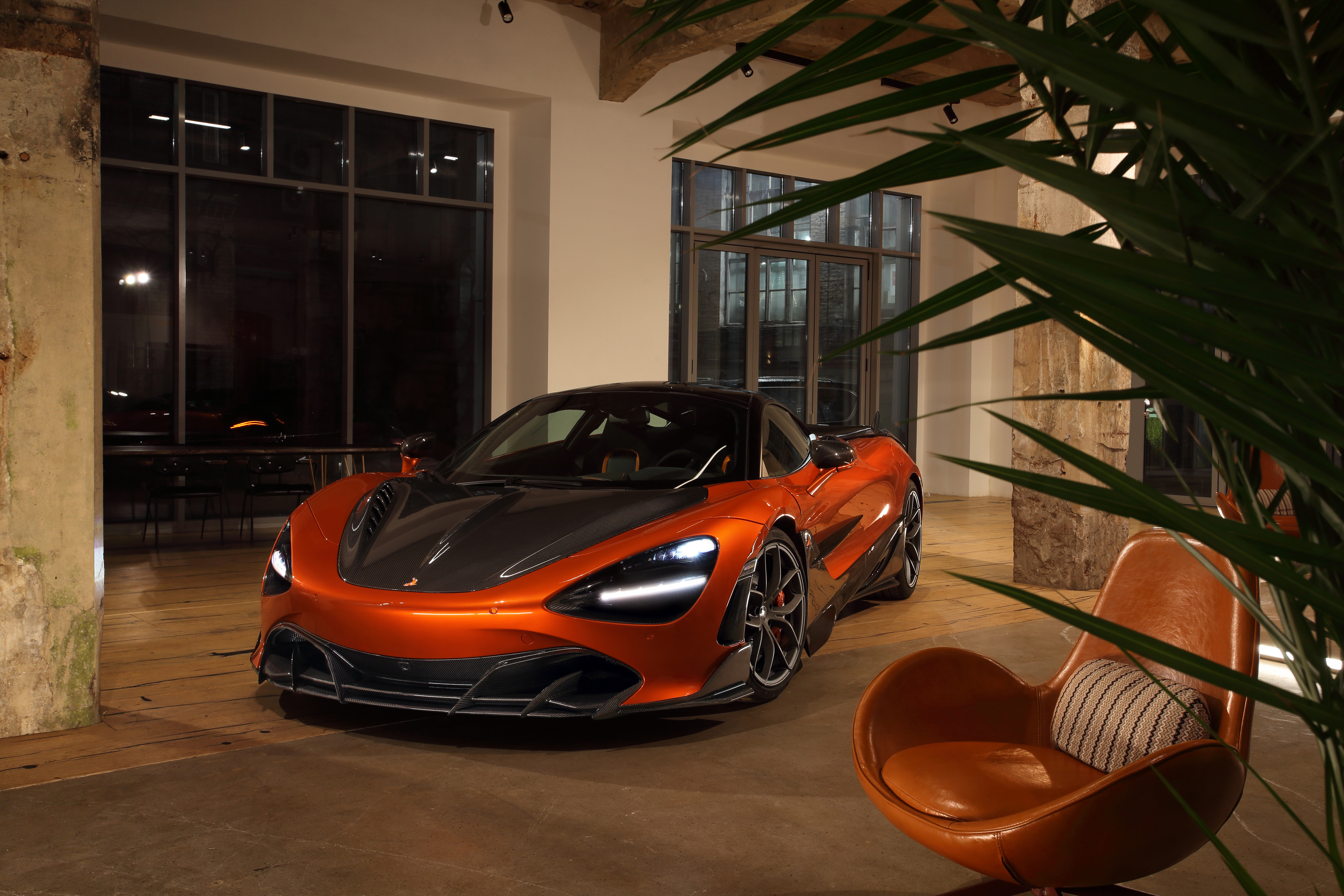 Спорткар MCLAREN 720s