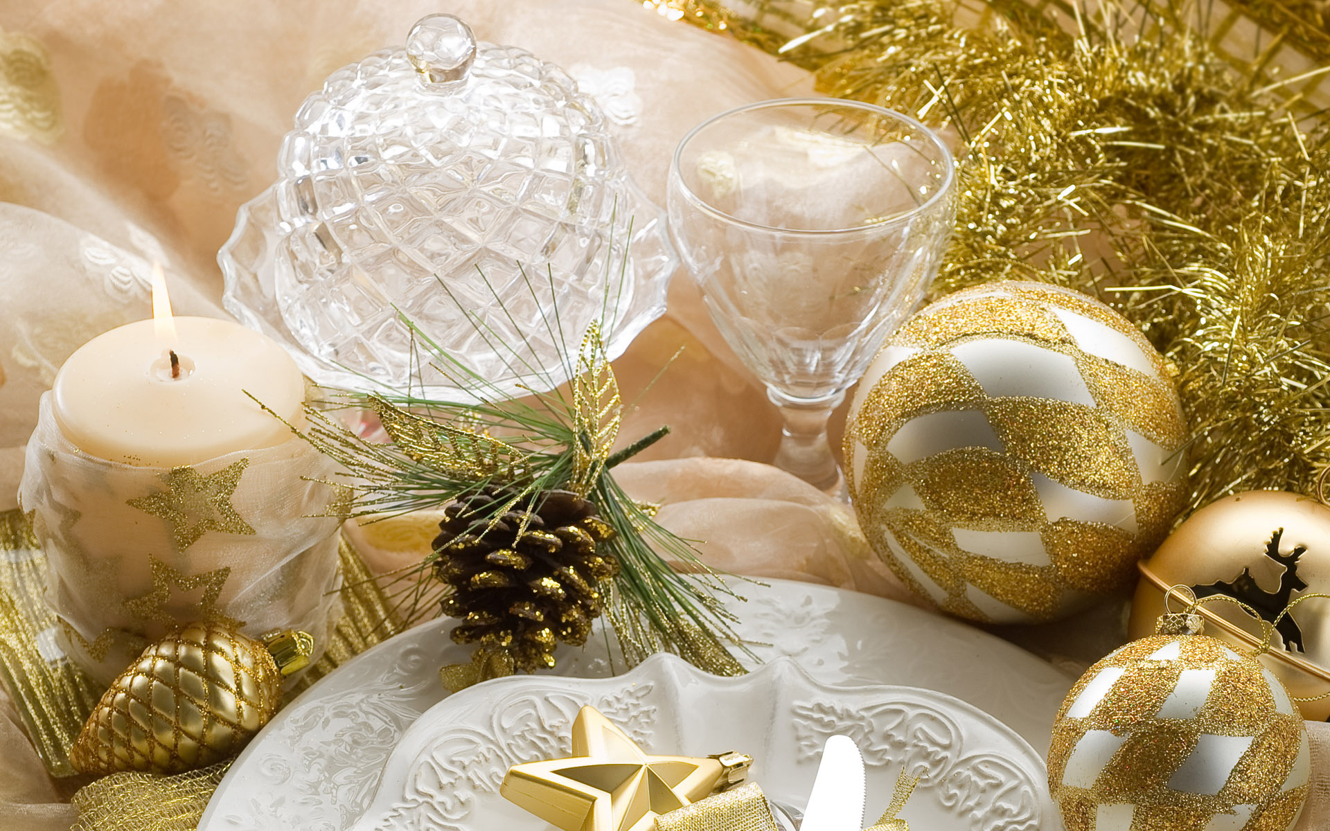 Download mobile wallpaper Christmas, Holiday, Golden, Candle, Christmas Ornaments for free.