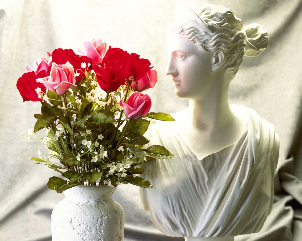 141839 免費下載壁紙 花卉, 玫瑰, 花束, 花瓶, 瓦萨, 摔碎, 半身像 屏保和圖片