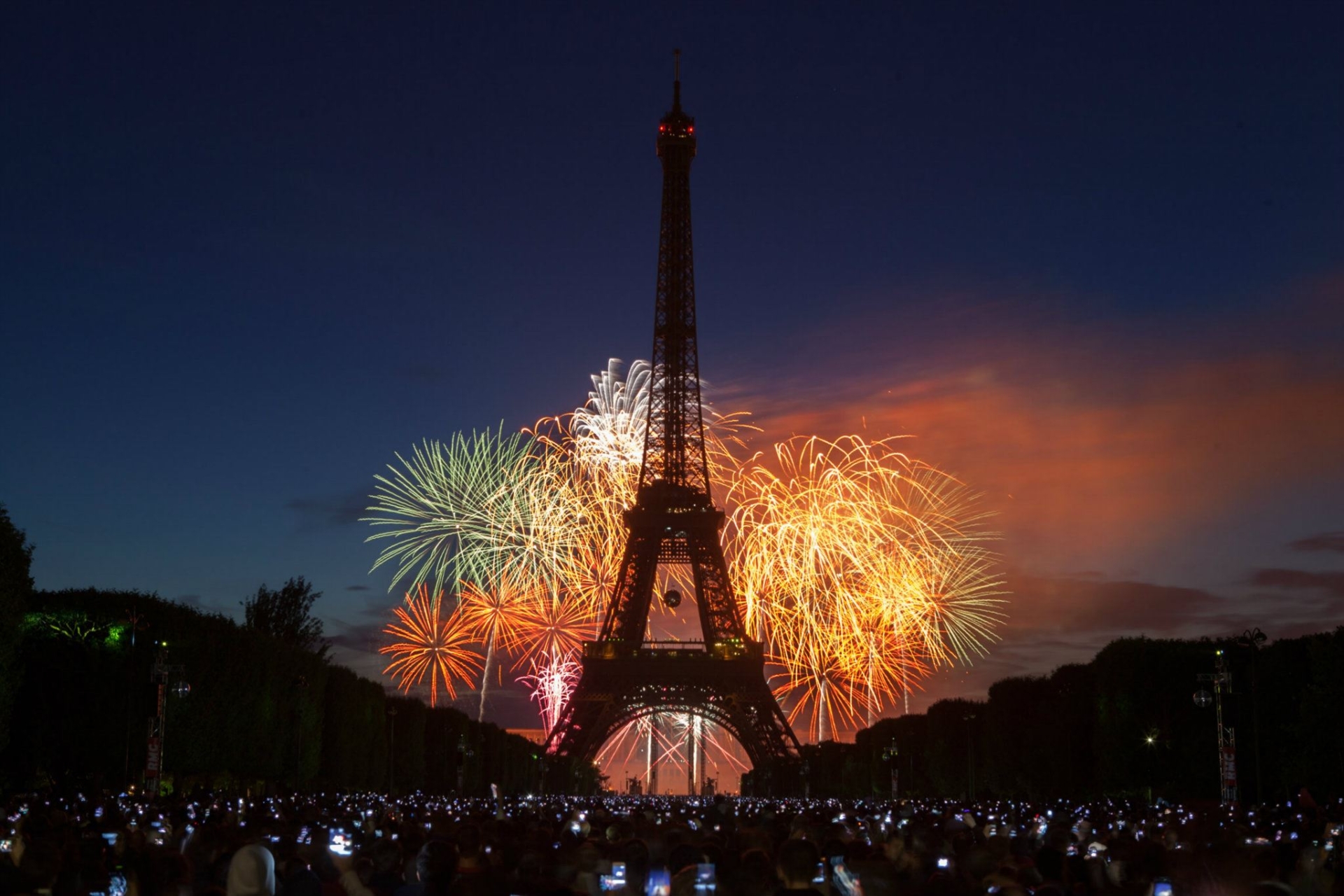263956 Protetores de tela e papéis de parede Torre Eiffel em seu telefone. Baixe  fotos gratuitamente