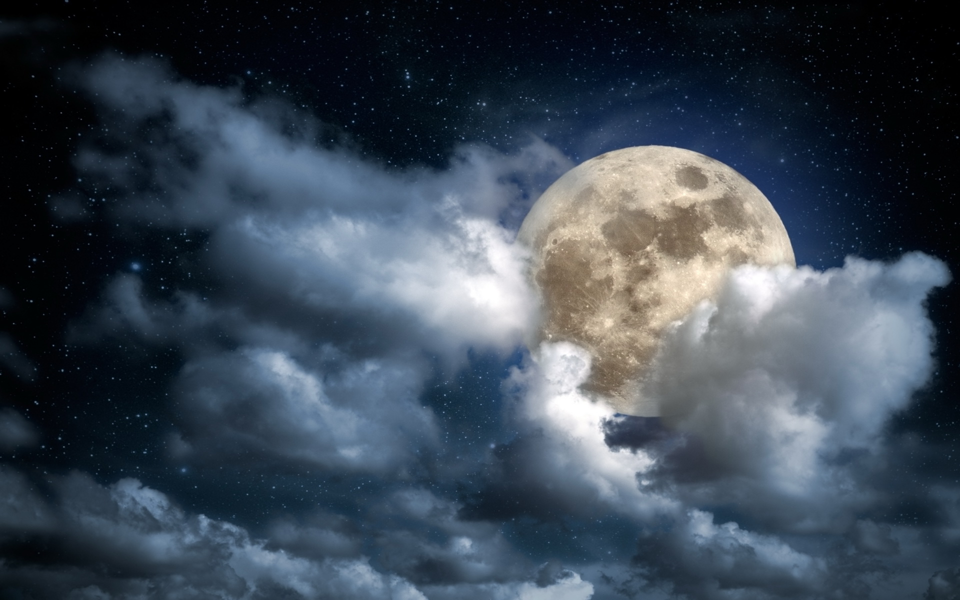 В глубине неба луна. Луна. Лунное небо. Ночное небо с луной. Луна в космосе.
