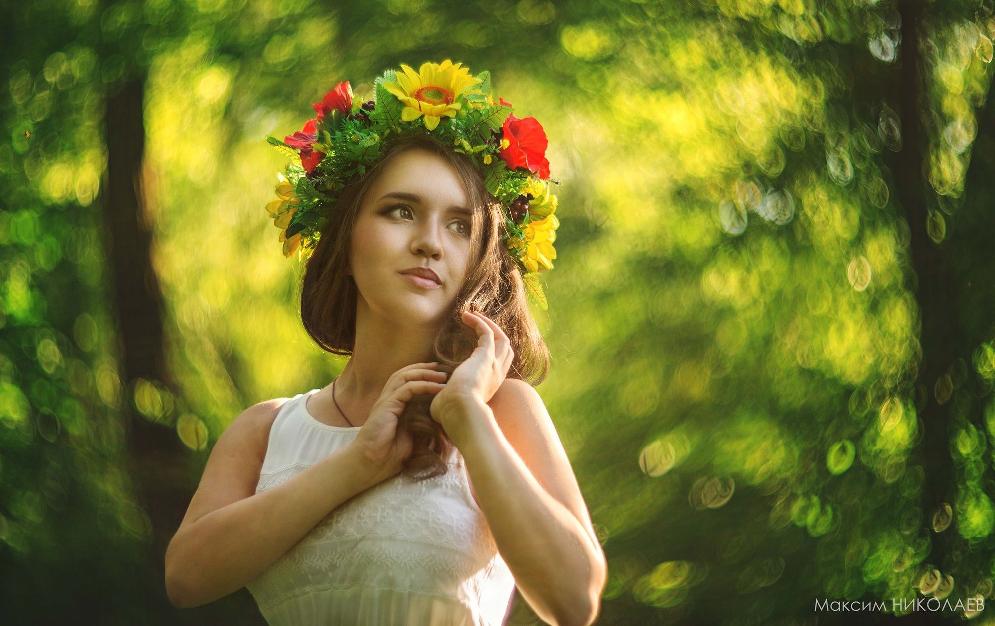 Фотосессия на рассвете девушка на голове венок из цветов