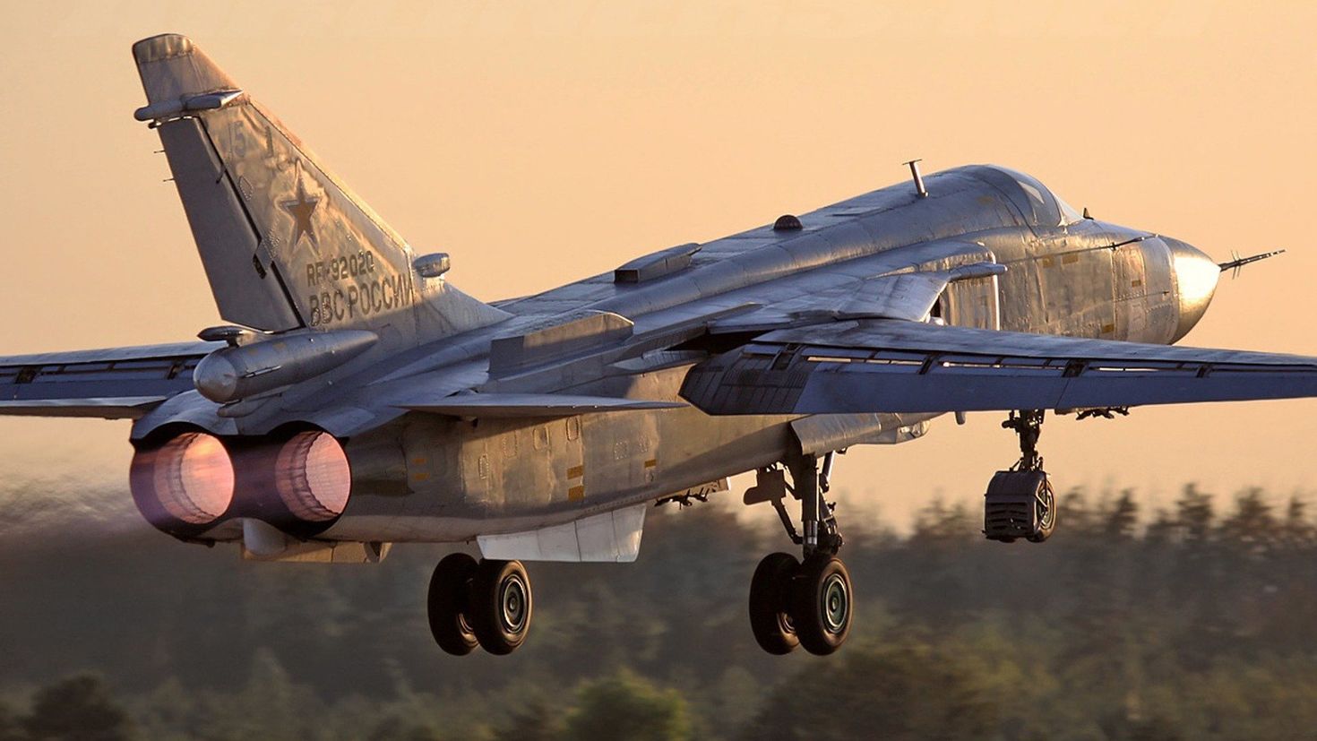 Истребитель 24. Су24 самолет. Су-24 Штурмовик. Фронтовой бомбардировщик Су-24м. Су-24 ВВС России.