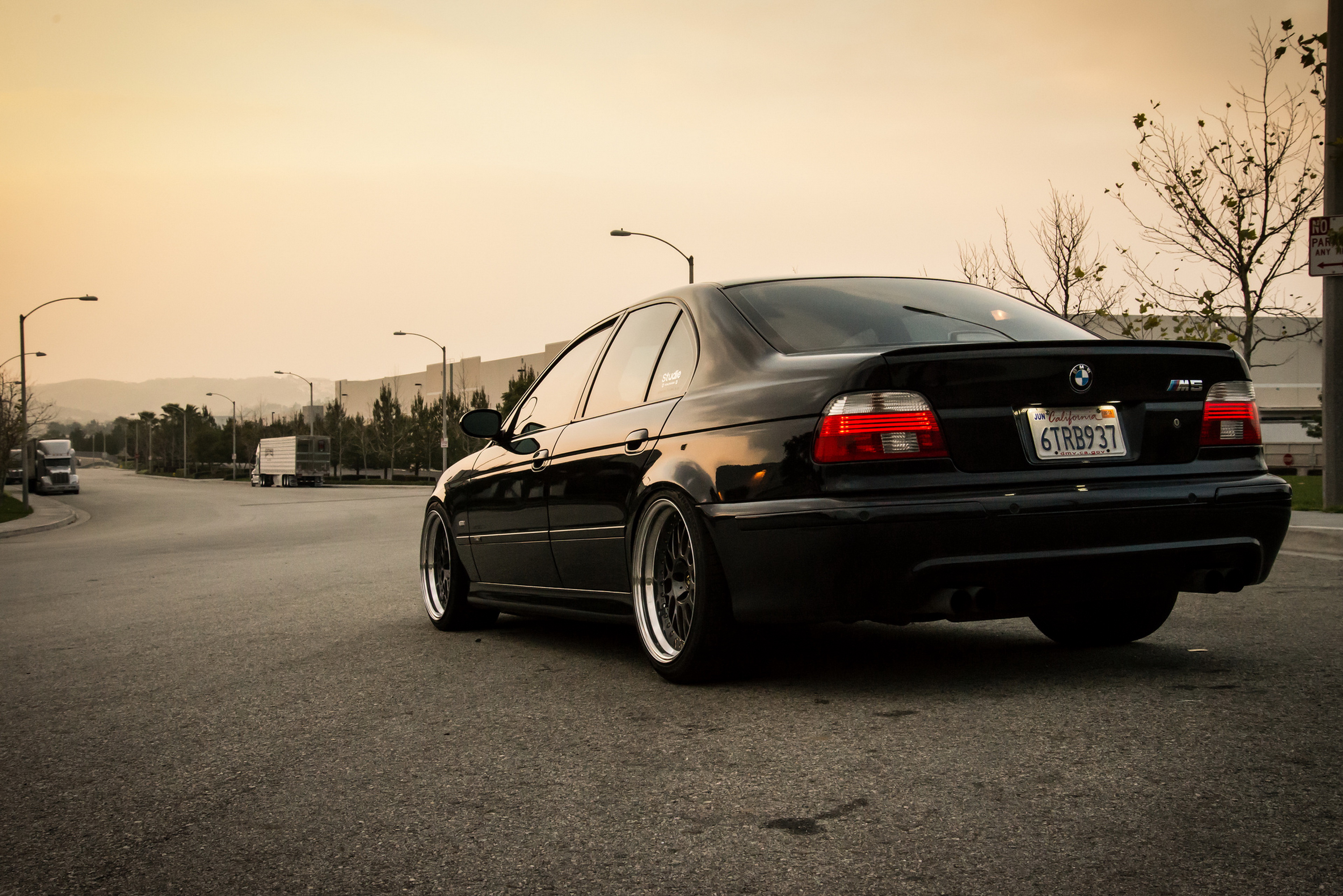 Номер 5.39. BMW m5 e39. BMW e39 Black Tuning. BMW m5 e39 Black. BMW 5 e39 stance.