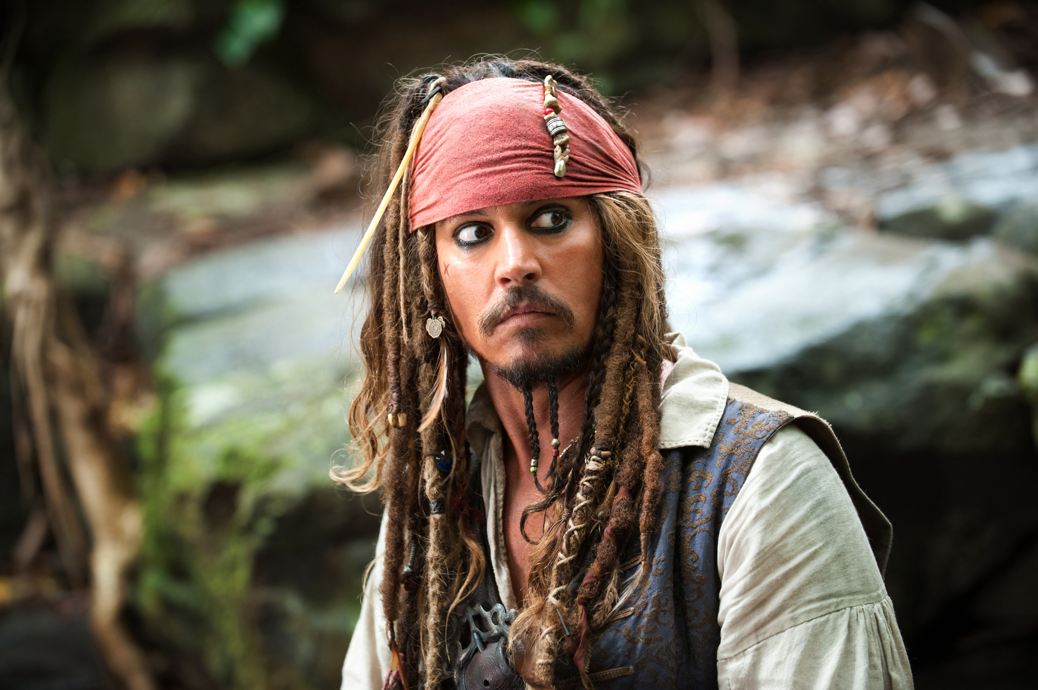 Download mobile wallpaper Pirates Of The Caribbean: On Stranger Tides, Johnny Depp, Jack Sparrow, Pirates Of The Caribbean, Movie for free.