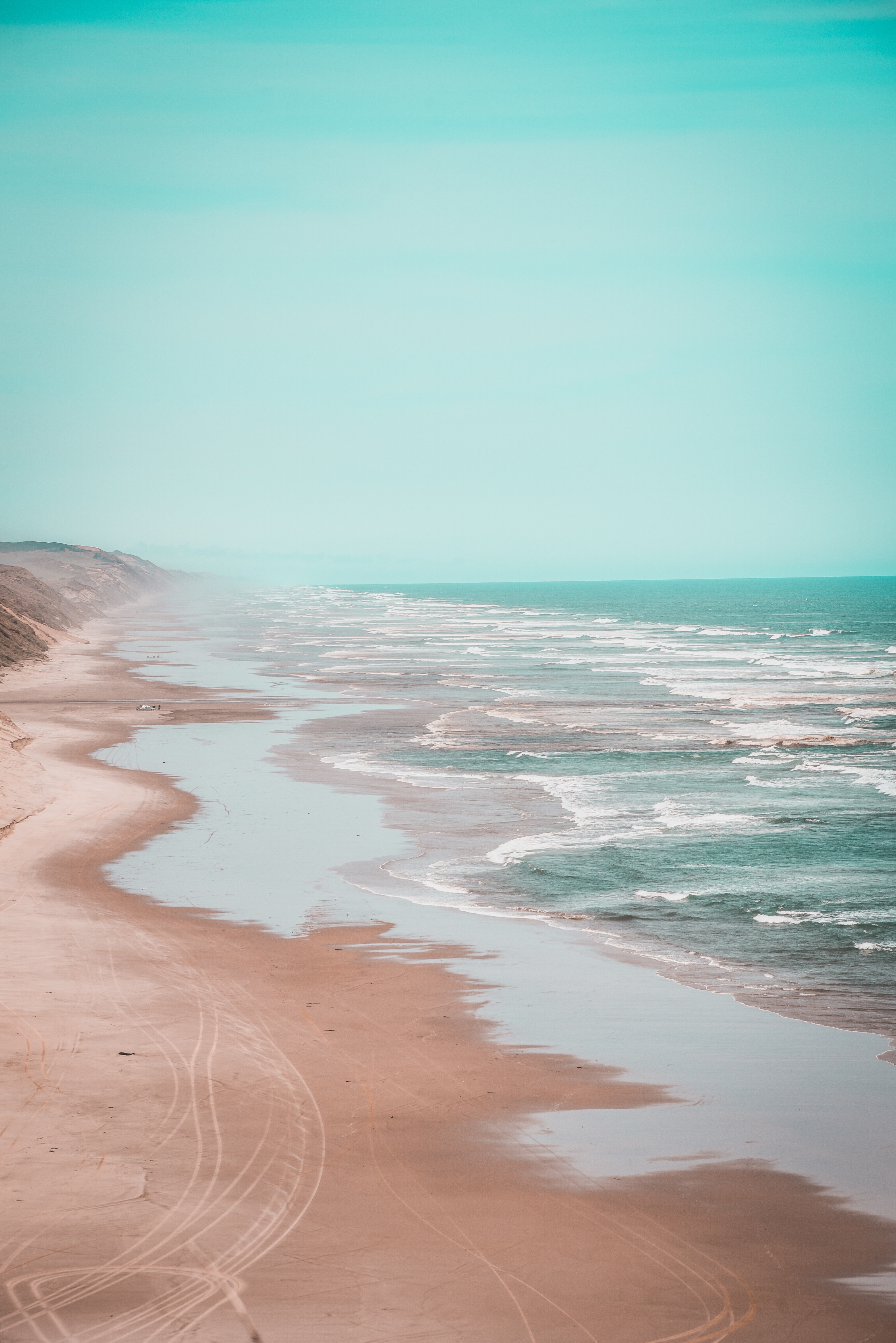 102872 скачать картинку пляж, волны, побережье, природа, вода, песок - обои и заставки бесплатно