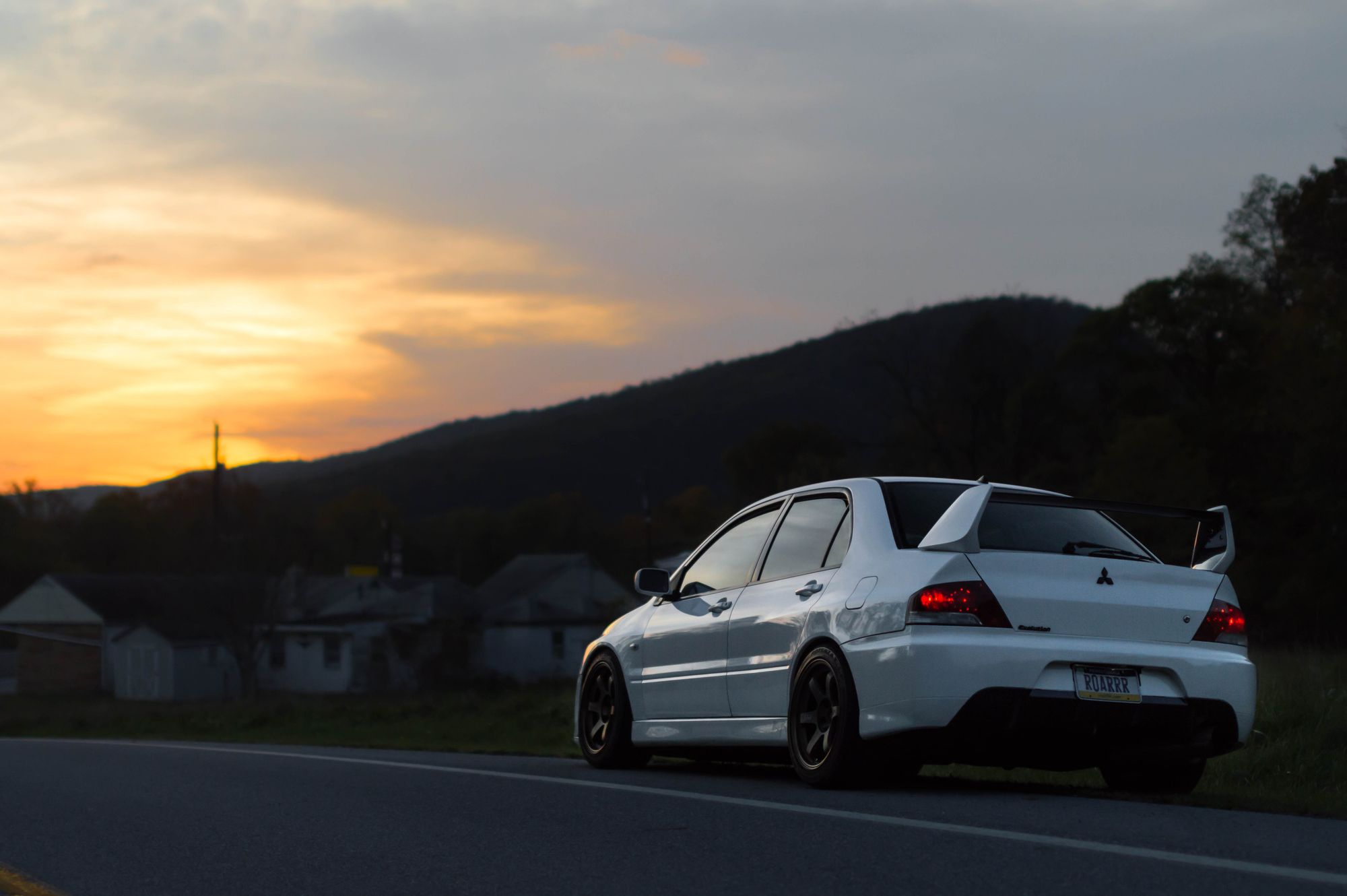 Mitsubishi Lancer Evolution 10 РЅРµРѕРЅ