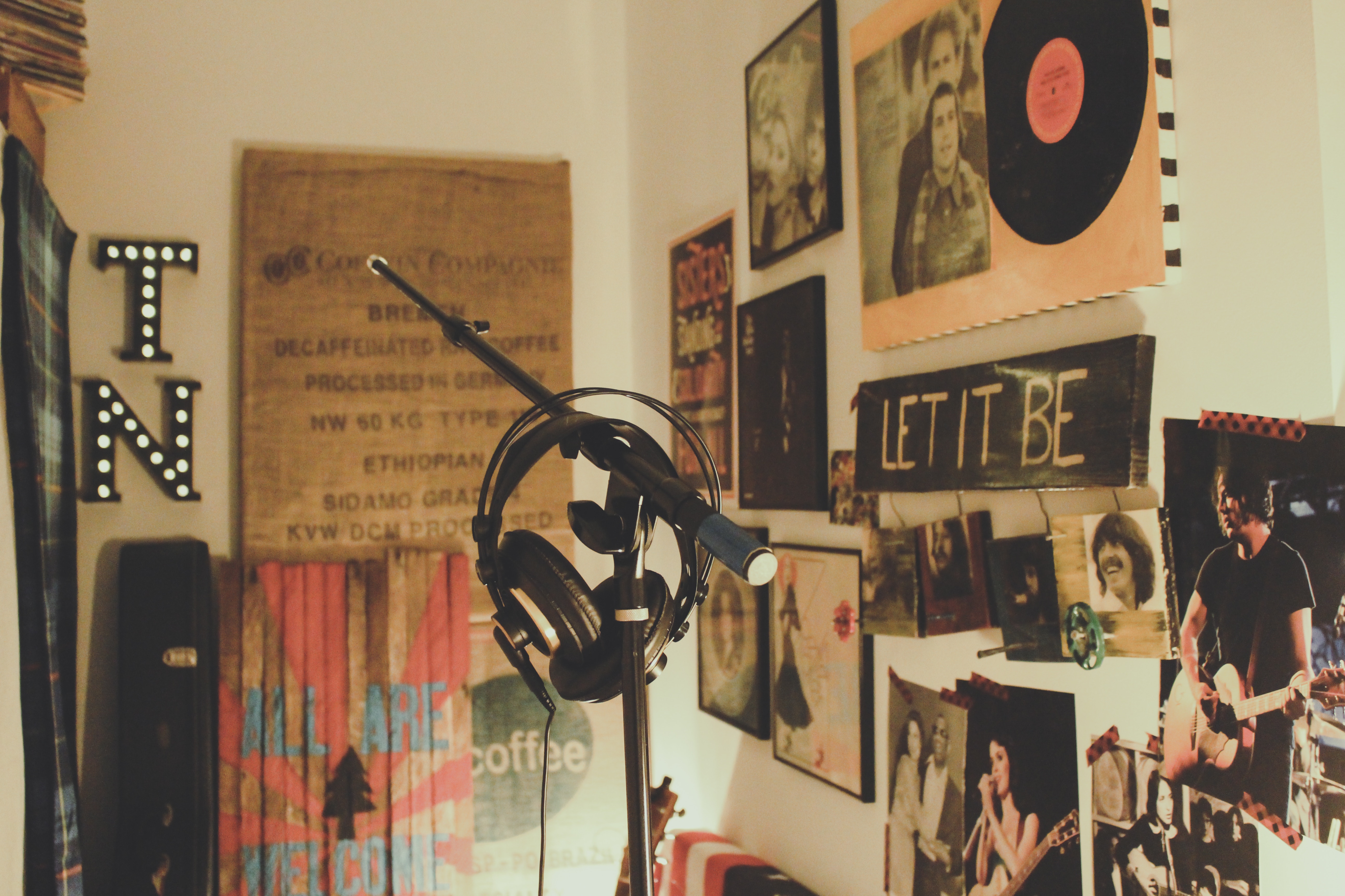 microphone, music, musical equipment, headphones, room Phone Background