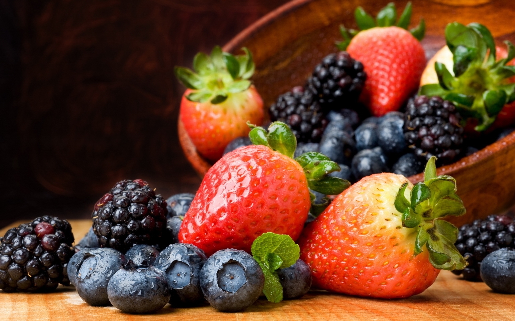 Free download wallpaper Food, Fruits, Strawberry, Blackberry on your PC desktop