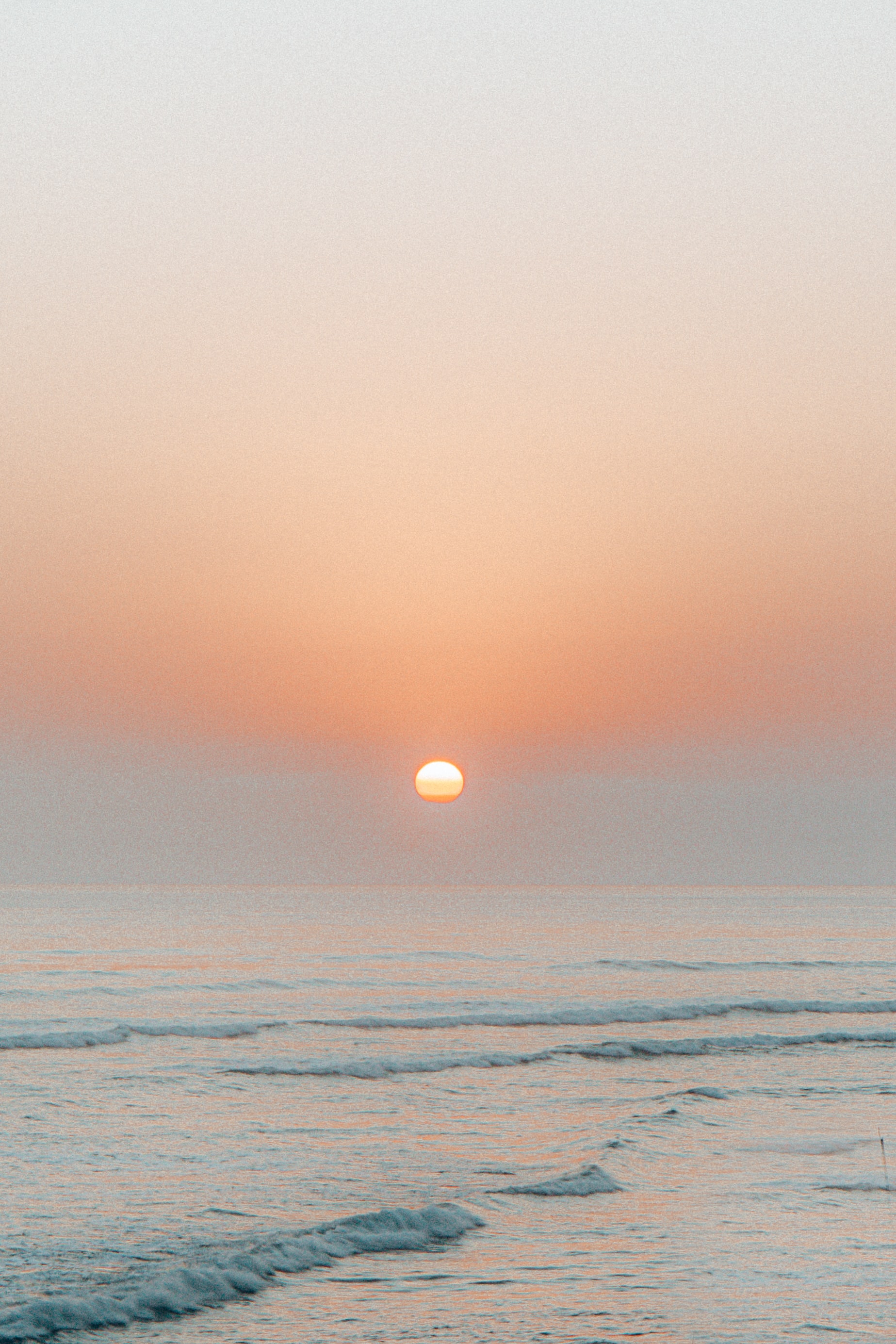 Handy-Wallpaper Sun, Natur, Waves, Sunset, Sea kostenlos herunterladen.