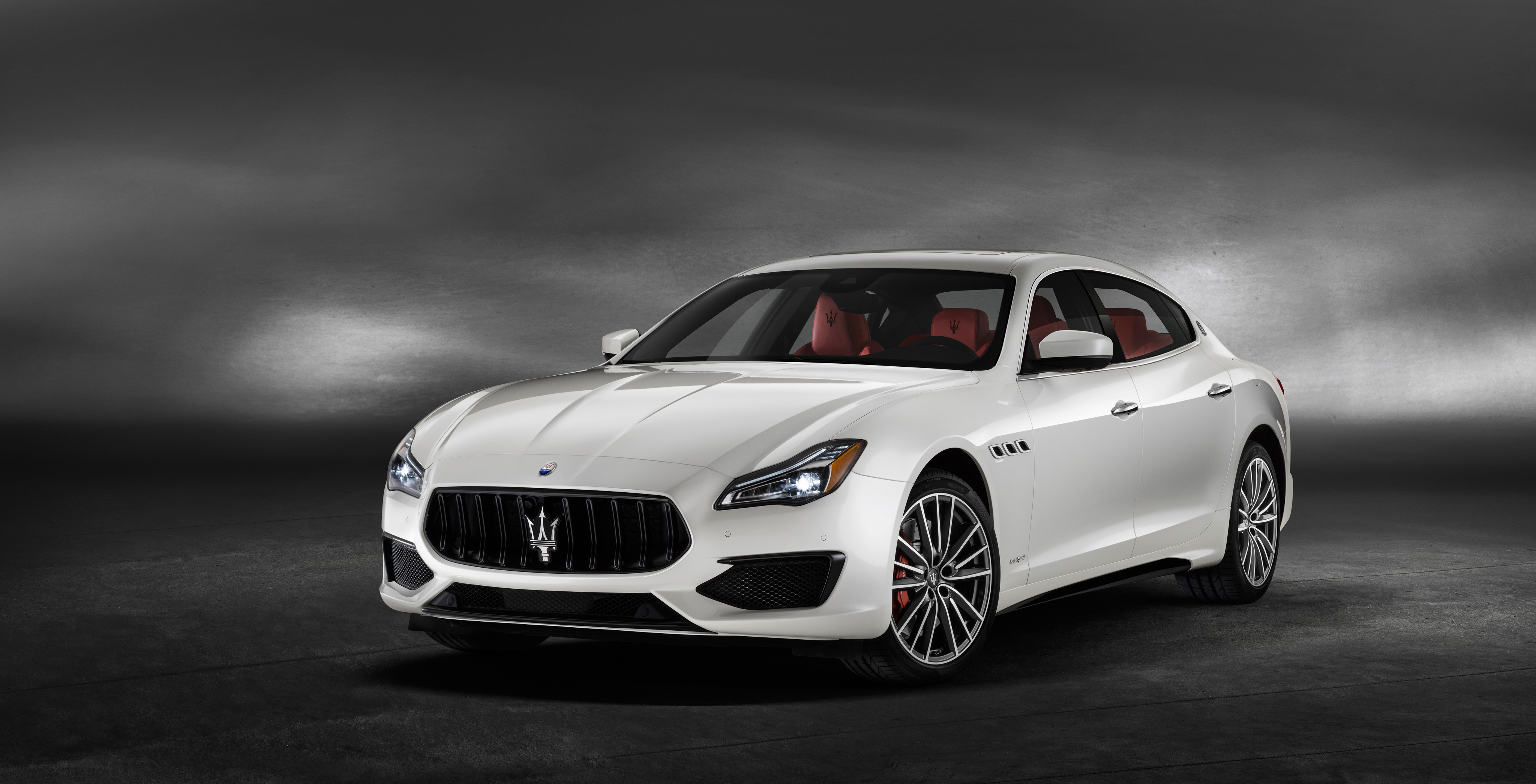 Maserati Quattroporte 2020 белый