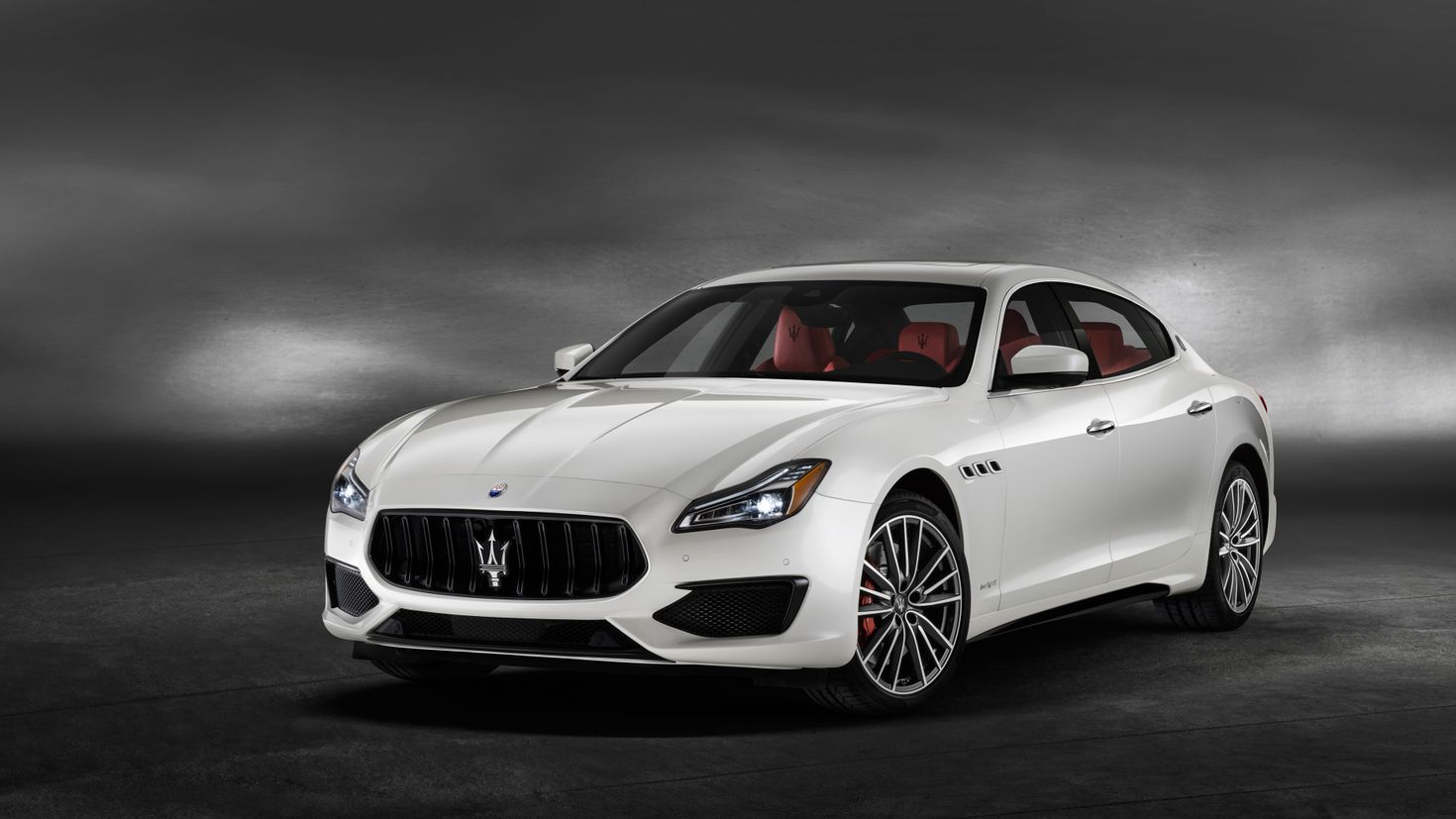 Maserati Quattroporte решетка