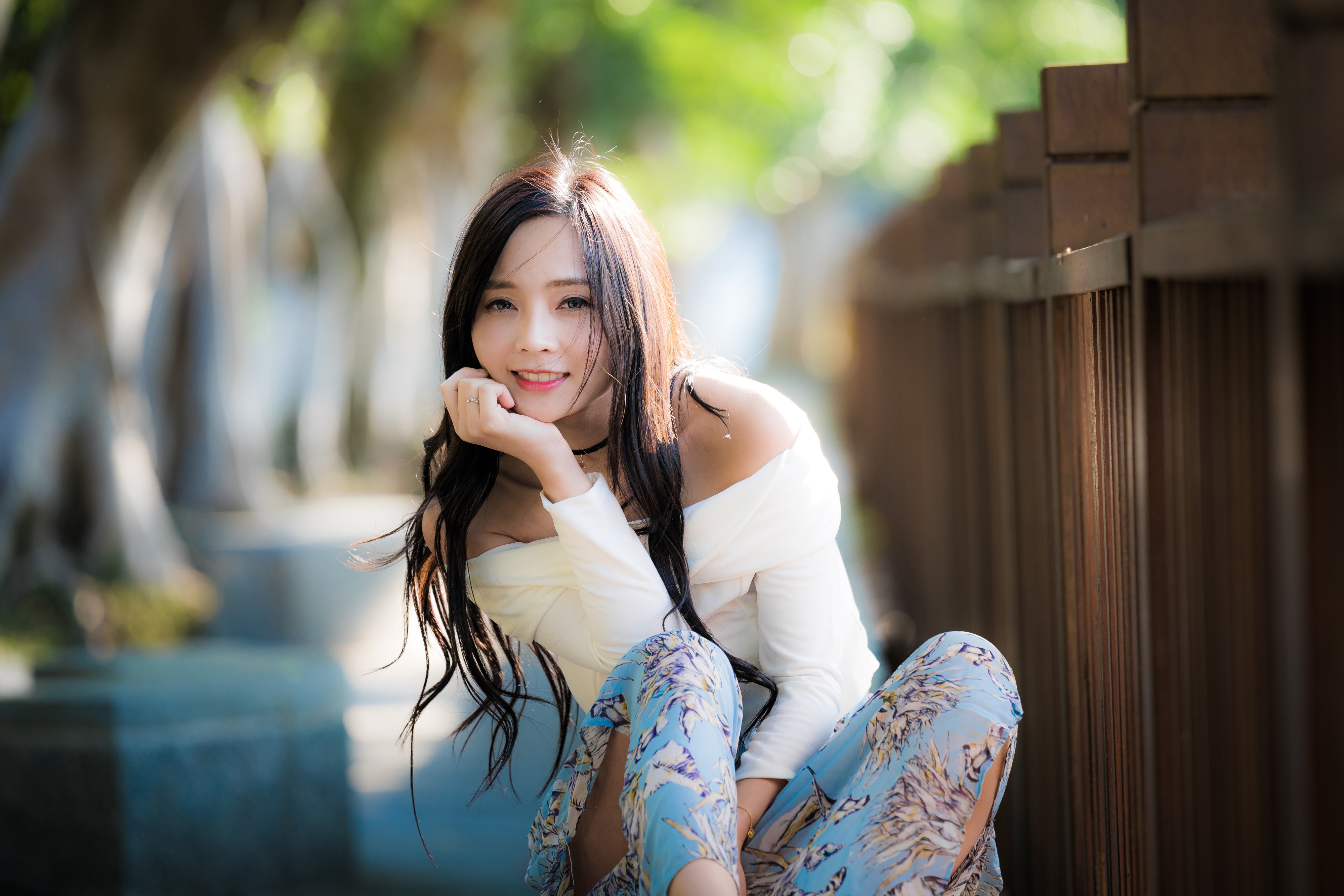Free download wallpaper Smile, Brunette, Model, Women, Asian, Long Hair, Depth Of Field, Janice (王真真) on your PC desktop