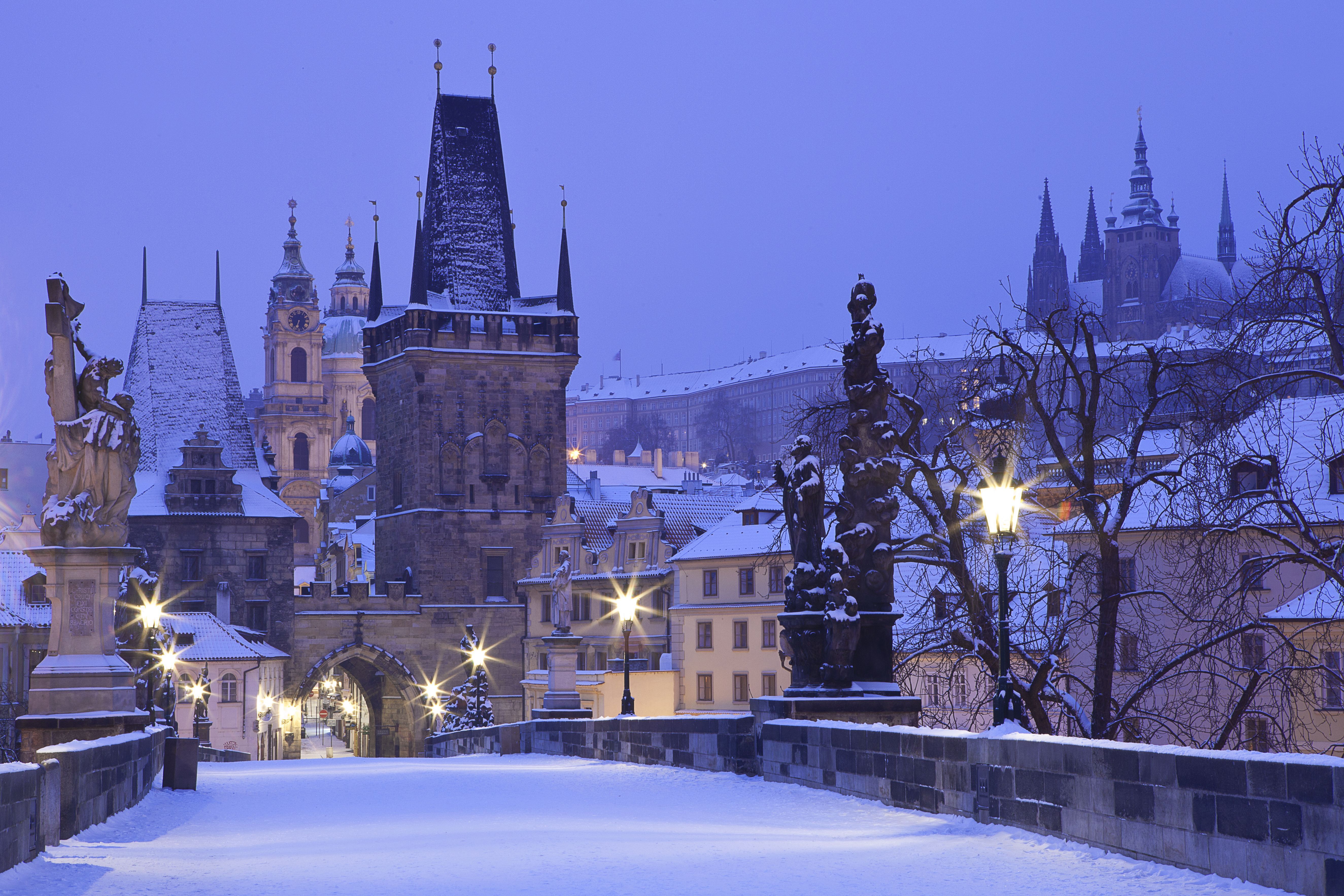Карлов мост Прага зима