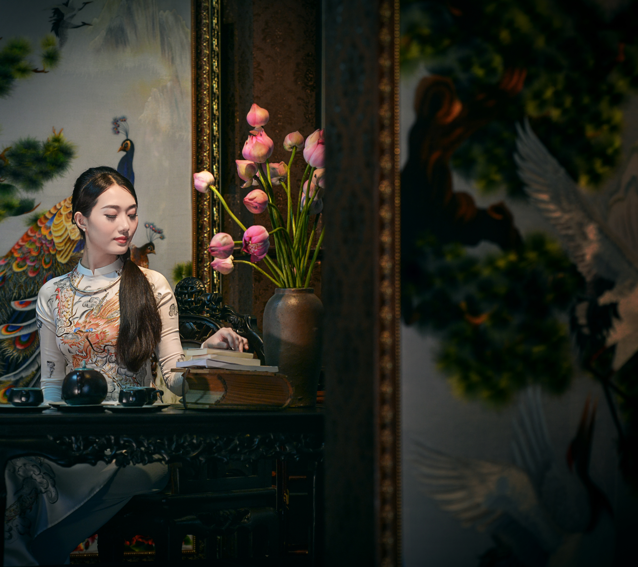 Mobile wallpaper women, asian, necklace, painting, flower, tea set, vietnamese, ao dai, bouquet, book