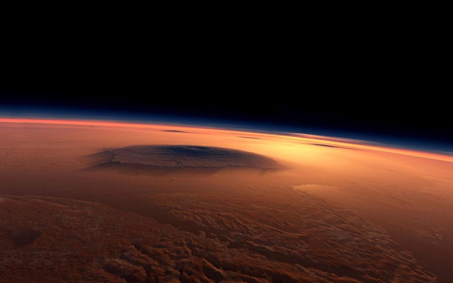 На марсе нет атмосферы. Гора Олимп на Марсе. Марс Планета атмосфера. Поверхность Марса. Марс поверхность планеты.