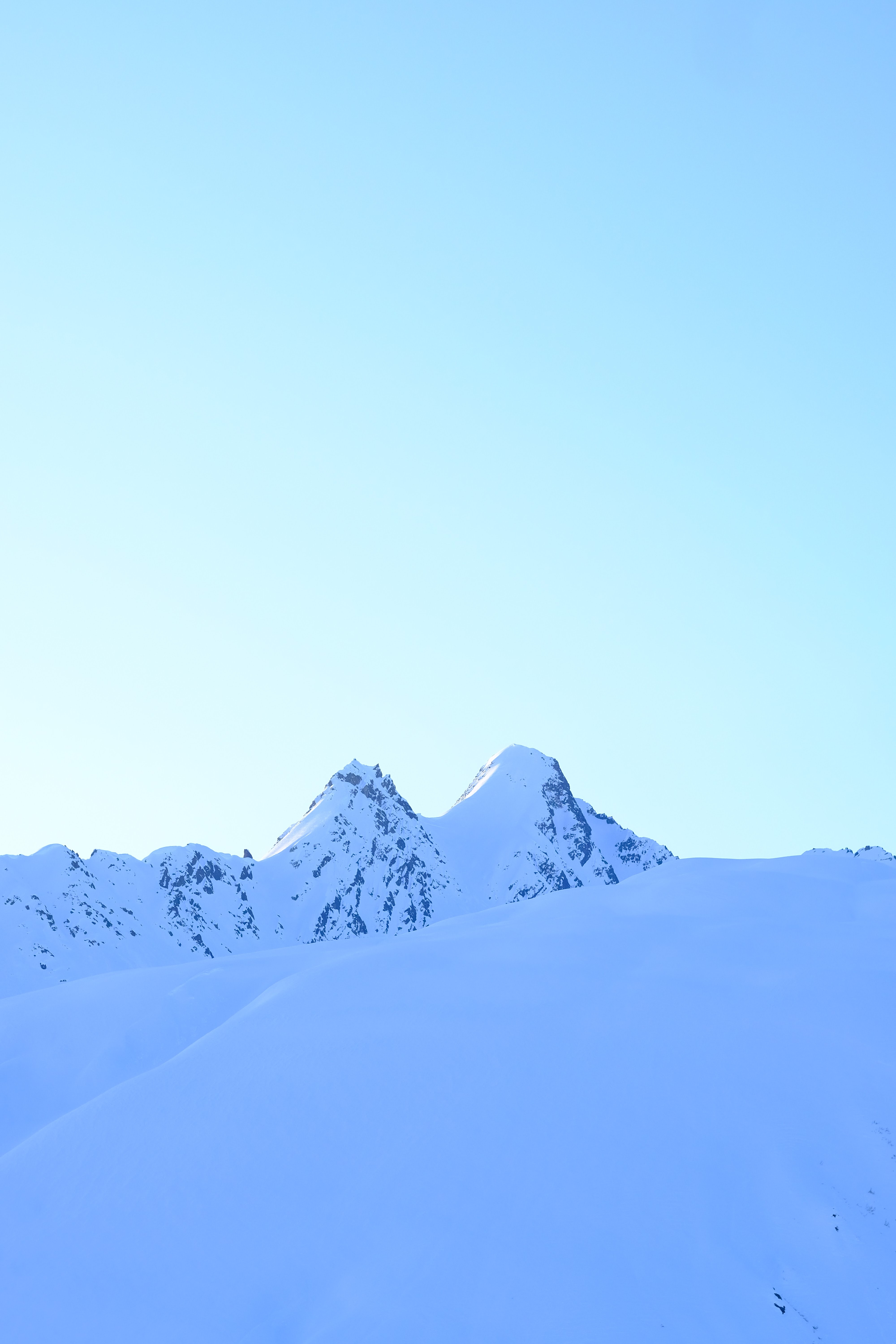 Скачати мобільні шпалери Сніг, Гора, Вершина, Верх, Зима, Природа безкоштовно.