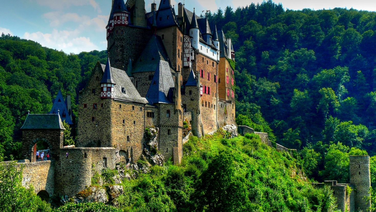 Замок Бург Эльц. Замок Эльц Германия. Замок Эльц (Burg Eltz). Замок Eltz в Германии.