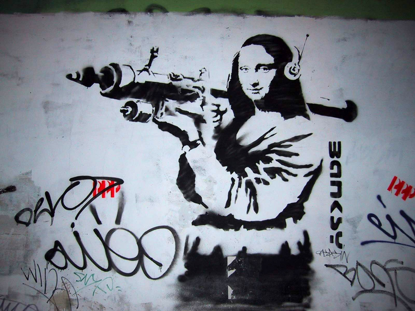 HD wallpaper anarchy, dark, graffiti, humor, mona lisa, weapon