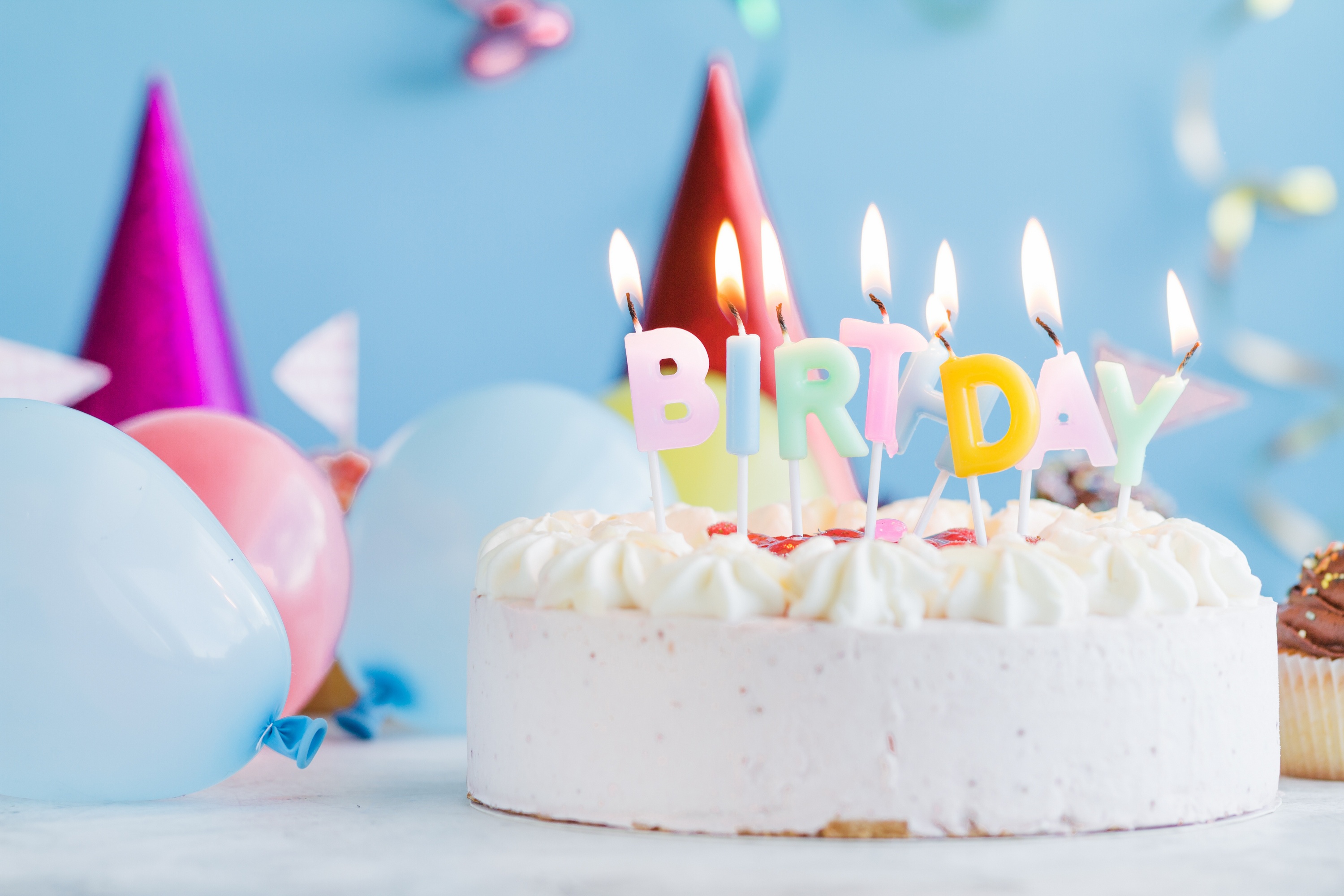 Фото торта со свечами на день рождения